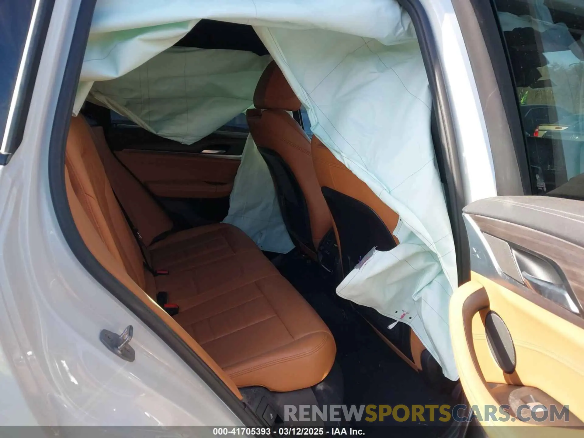 8 Photograph of a damaged car 5UXTY9C04L9B25297 BMW X3 2020