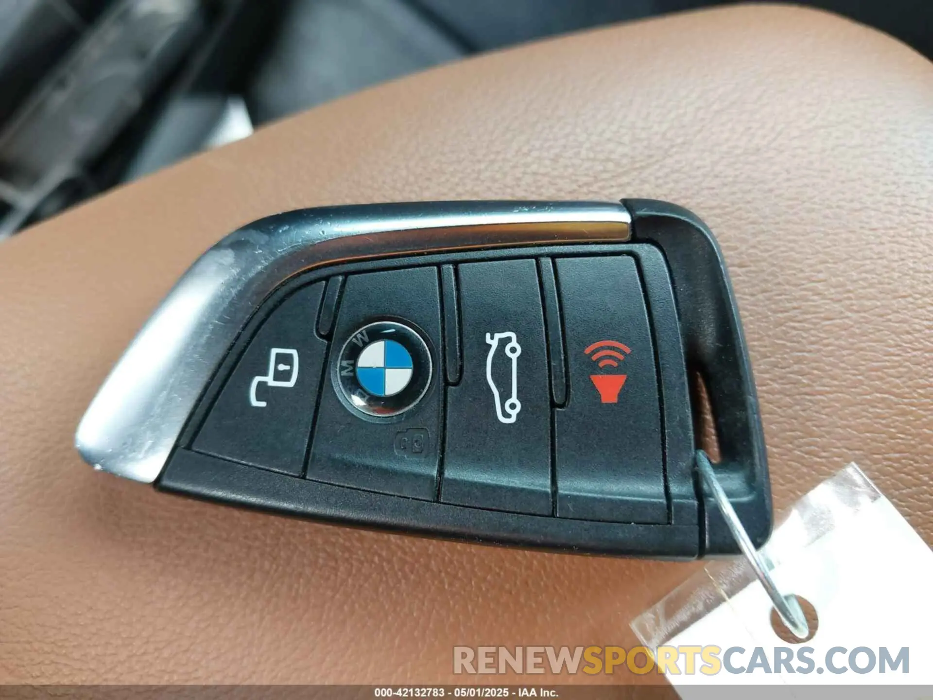 11 Photograph of a damaged car 5UXTY9C04L9C19082 BMW X3 2020