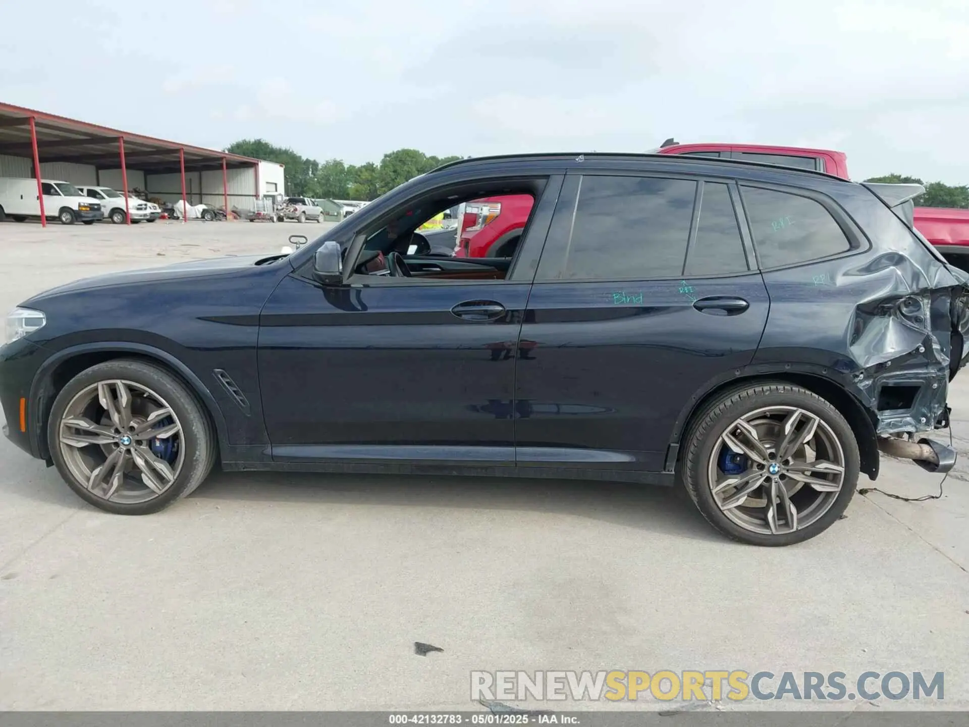 14 Photograph of a damaged car 5UXTY9C04L9C19082 BMW X3 2020