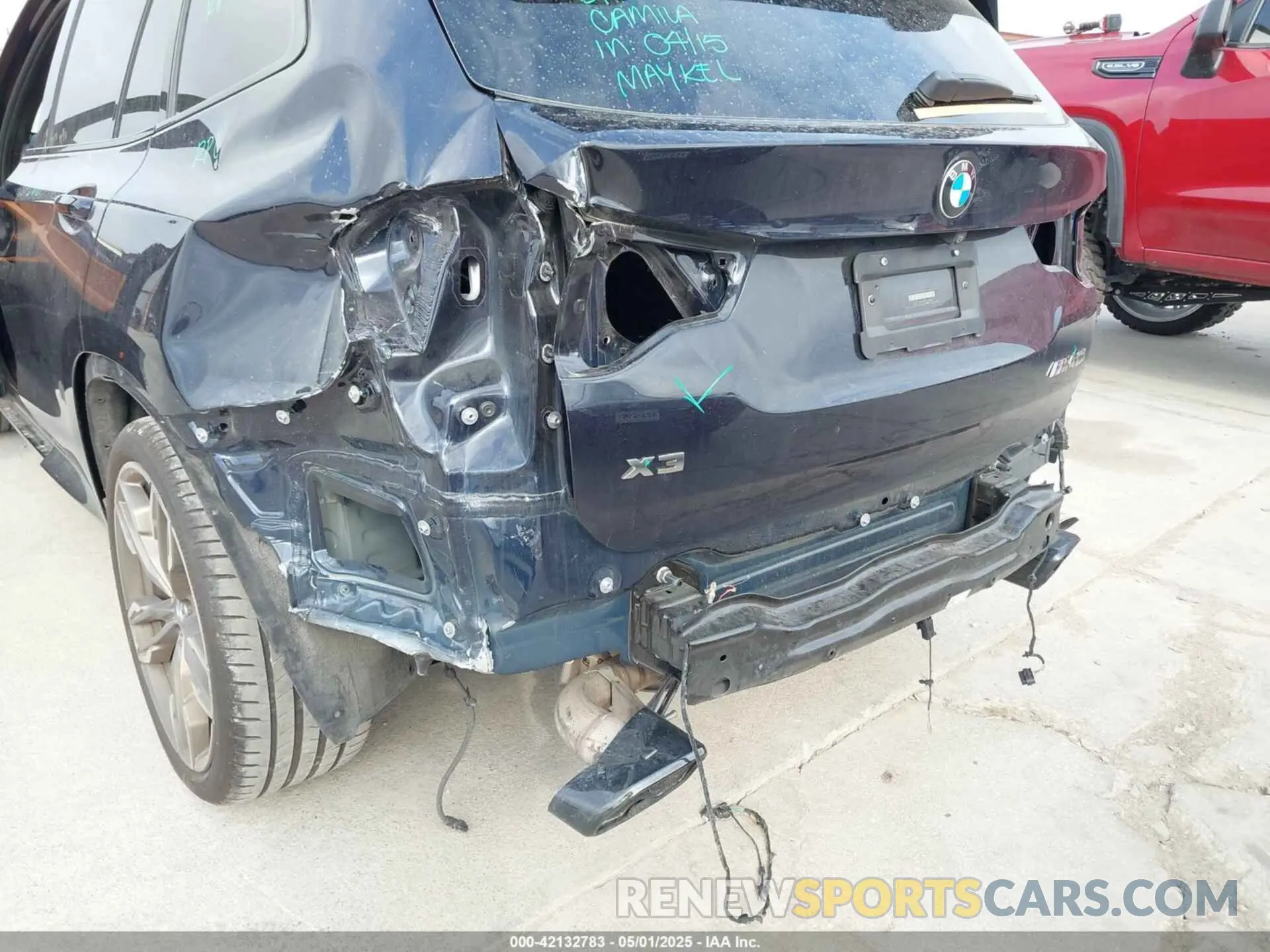6 Photograph of a damaged car 5UXTY9C04L9C19082 BMW X3 2020