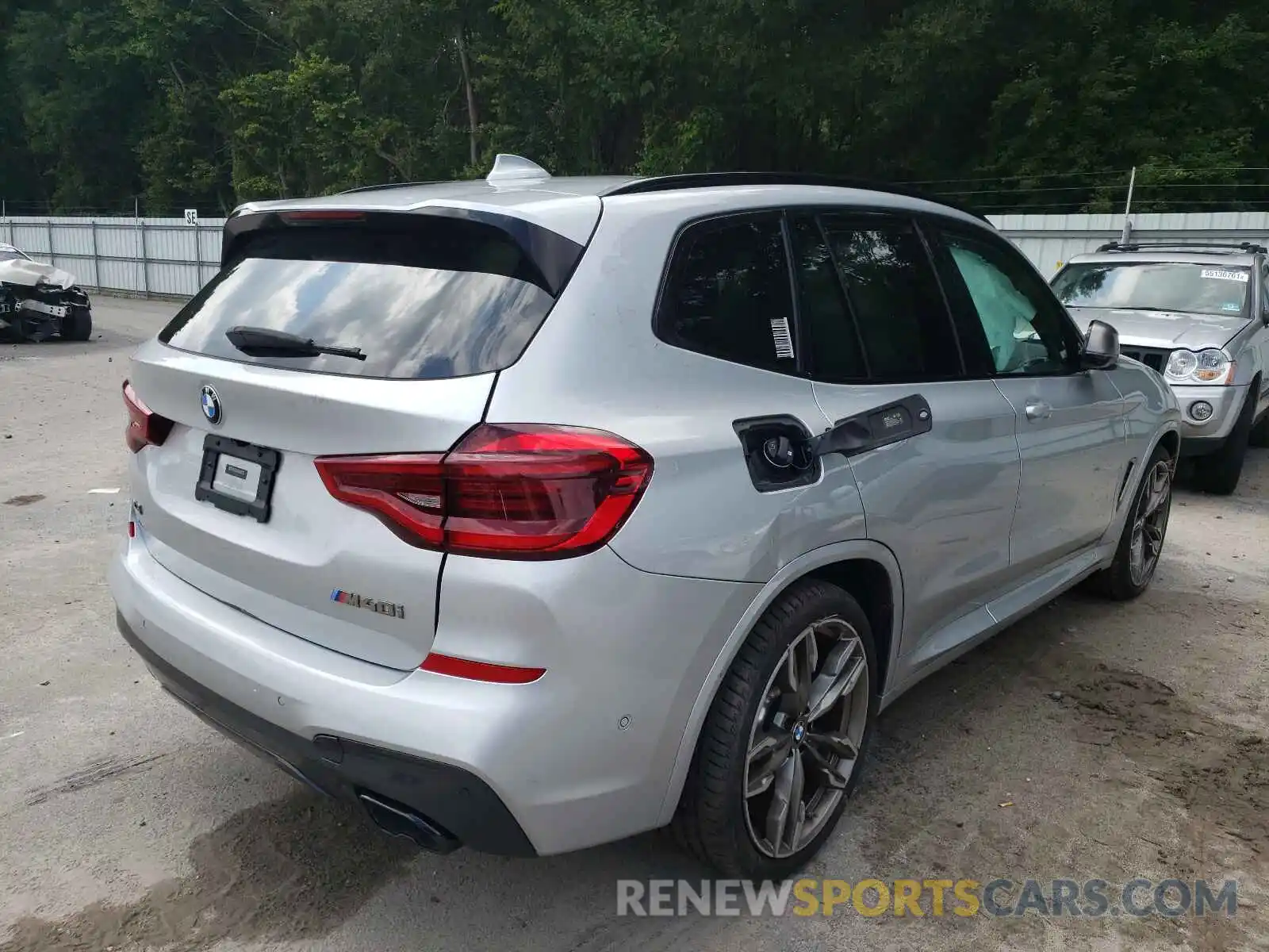 4 Photograph of a damaged car 5UXTY9C05L9C07894 BMW X3 2020