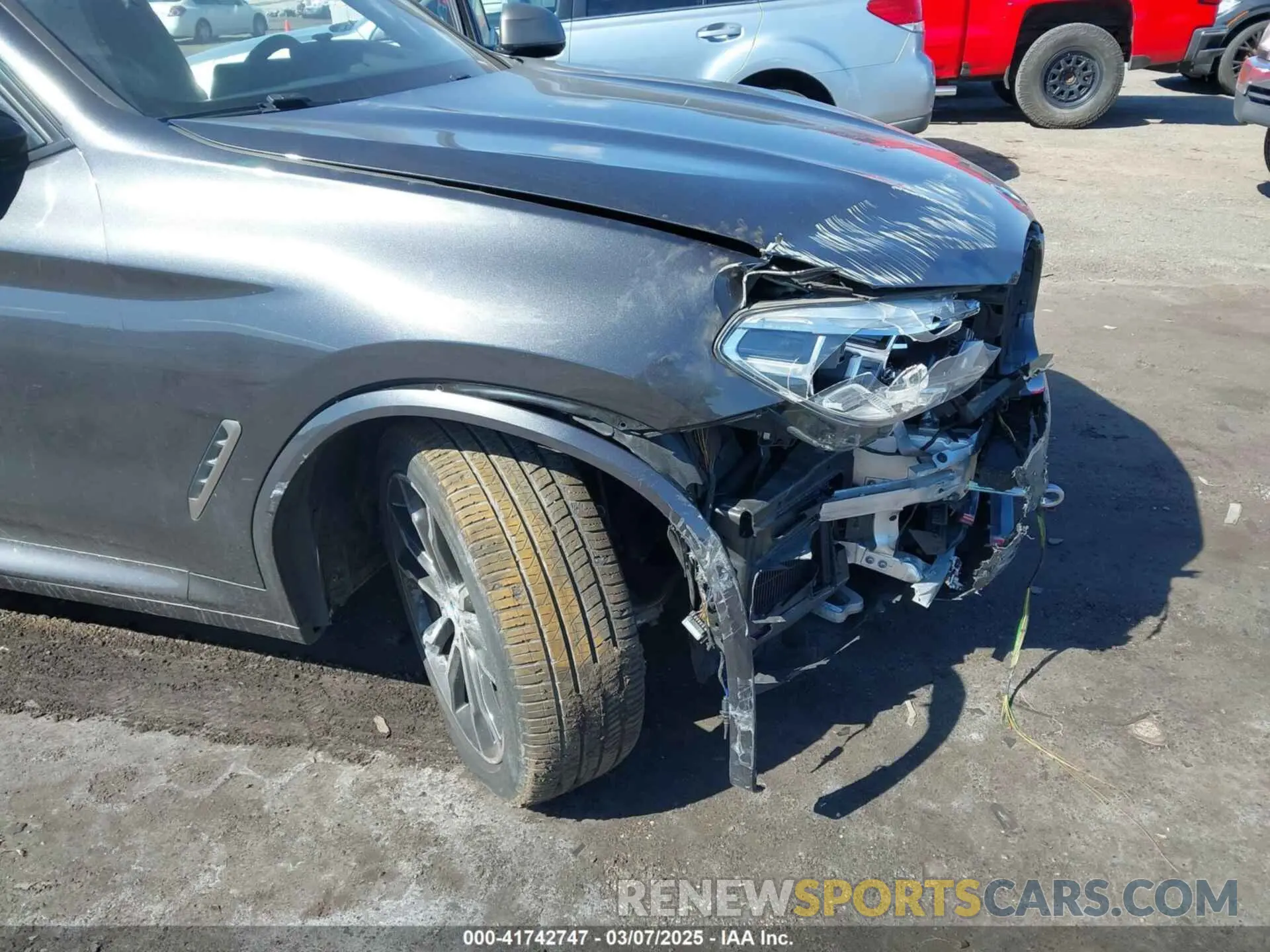 17 Photograph of a damaged car 5UXTY9C05LLE59910 BMW X3 2020