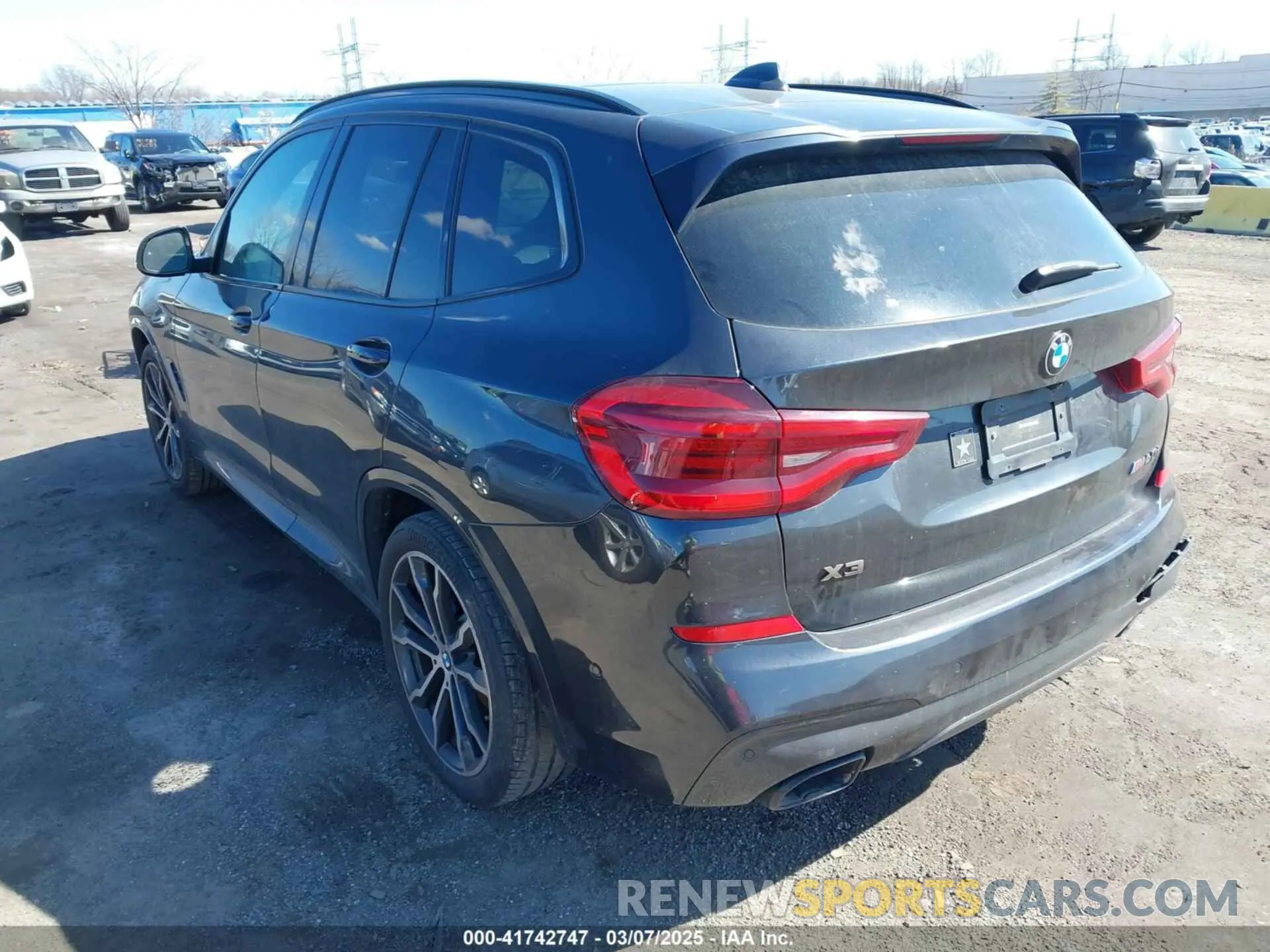 3 Photograph of a damaged car 5UXTY9C05LLE59910 BMW X3 2020