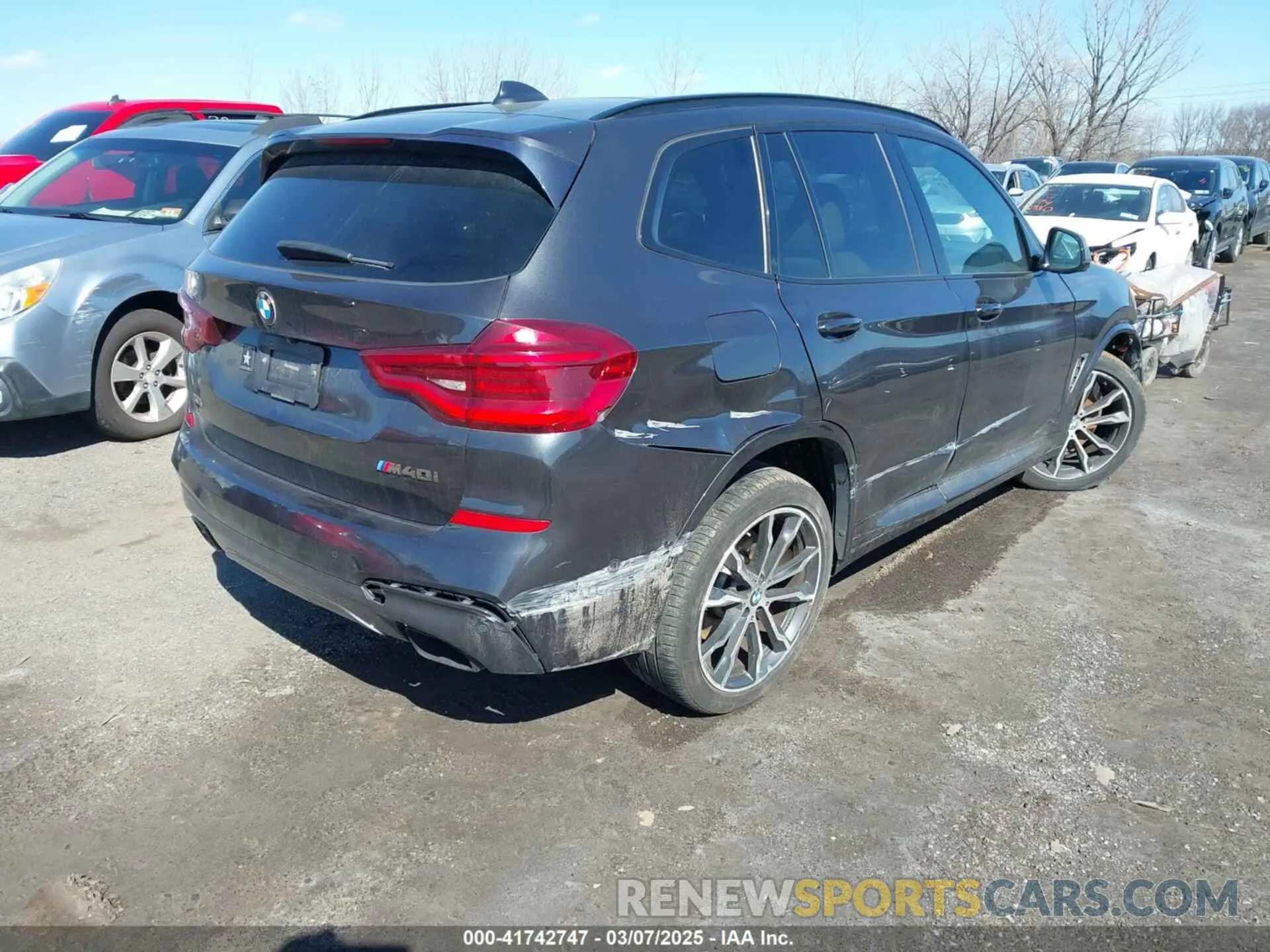 4 Photograph of a damaged car 5UXTY9C05LLE59910 BMW X3 2020