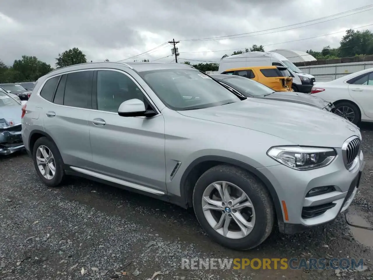 4 Photograph of a damaged car 5UXTS1C04M9F18205 BMW X3 2021