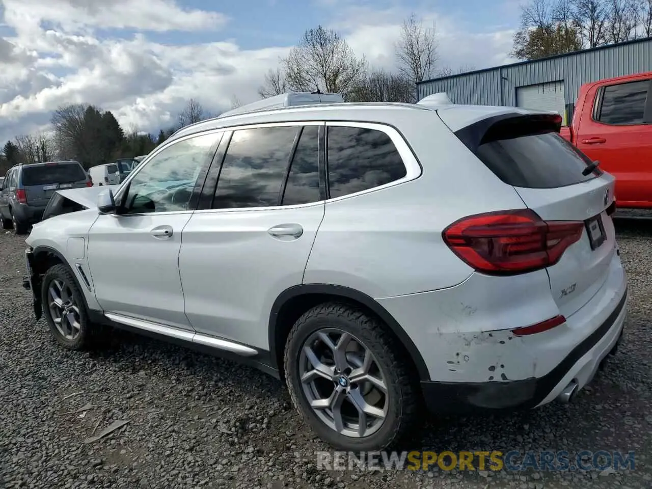 2 Photograph of a damaged car 5UXTS1C05M9G91134 BMW X3 2021