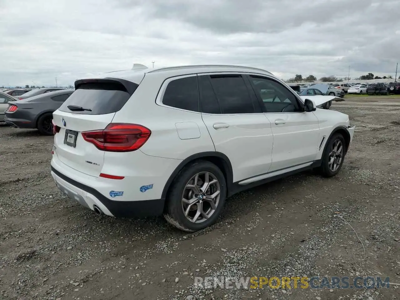3 Photograph of a damaged car 5UXTS1C06M9E83229 BMW X3 2021