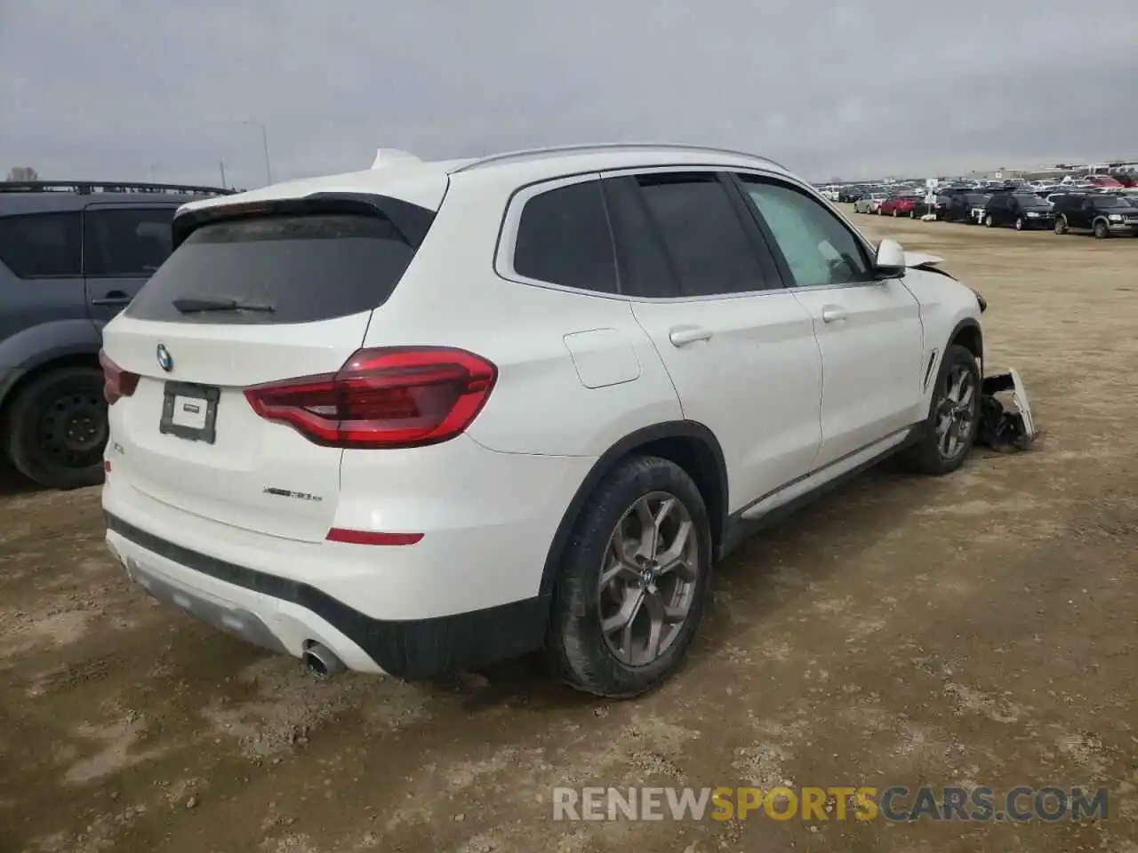 4 Photograph of a damaged car 5UXTS1C08M9H24644 BMW X3 2021