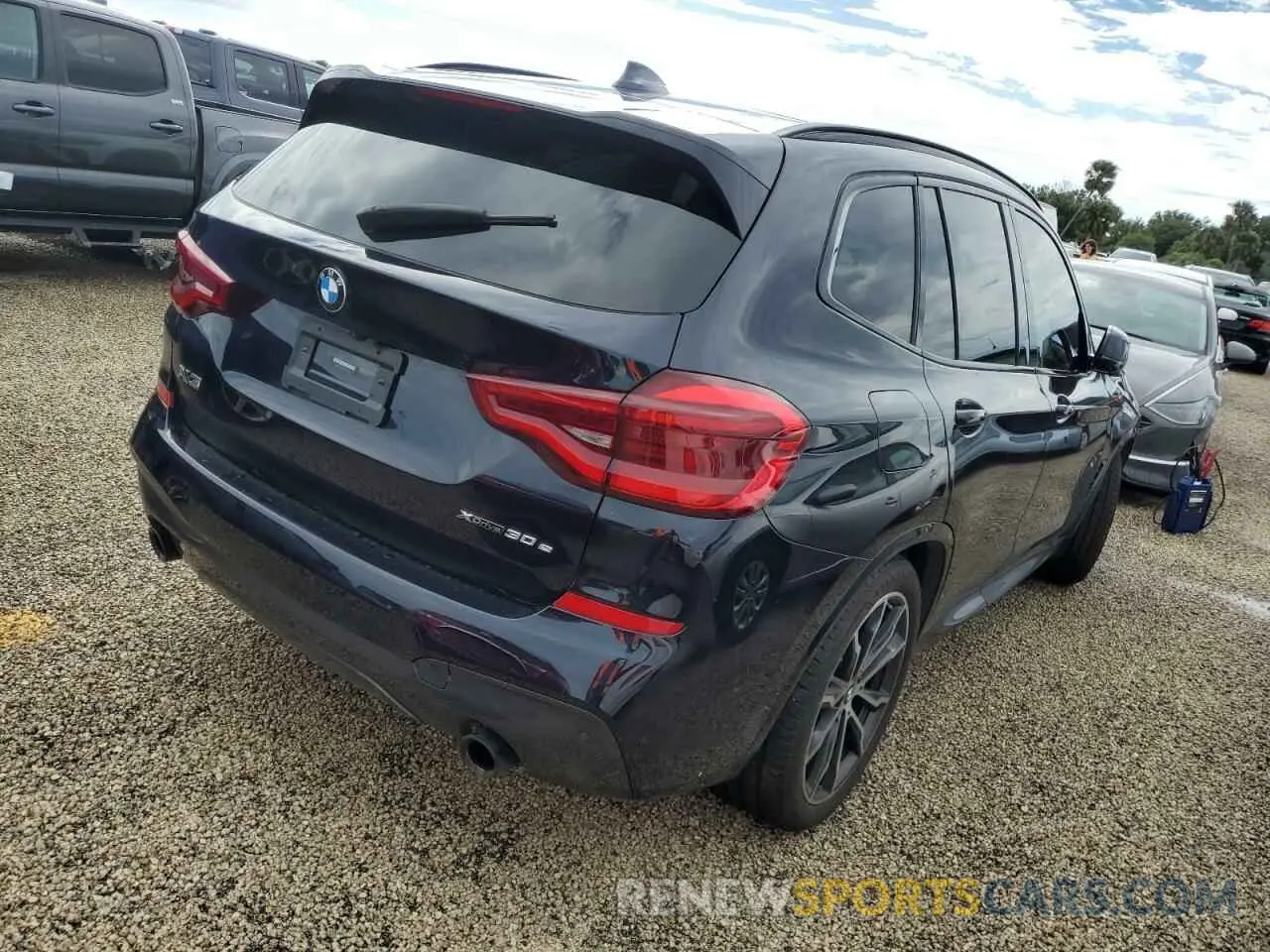 3 Photograph of a damaged car 5UXTS1C08M9H72824 BMW X3 2021