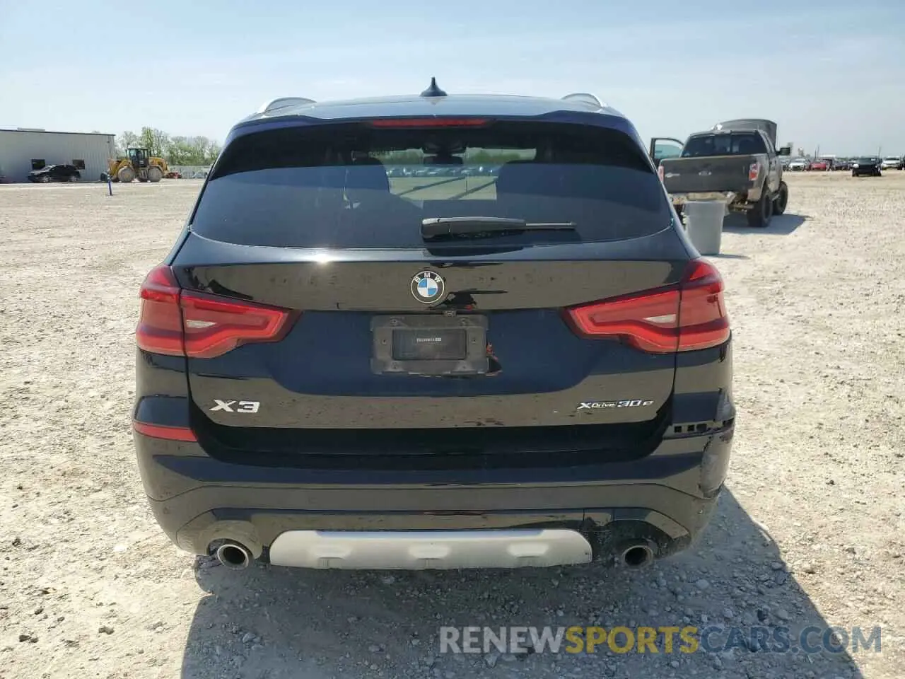 6 Photograph of a damaged car 5UXTS1C09M9D71315 BMW X3 2021