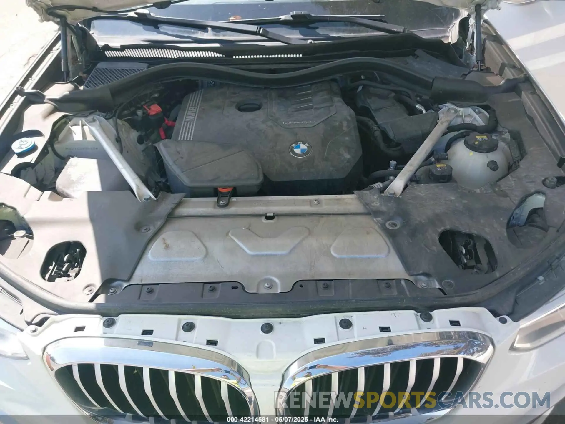10 Photograph of a damaged car 5UXTY3C00M9D91818 BMW X3 2021