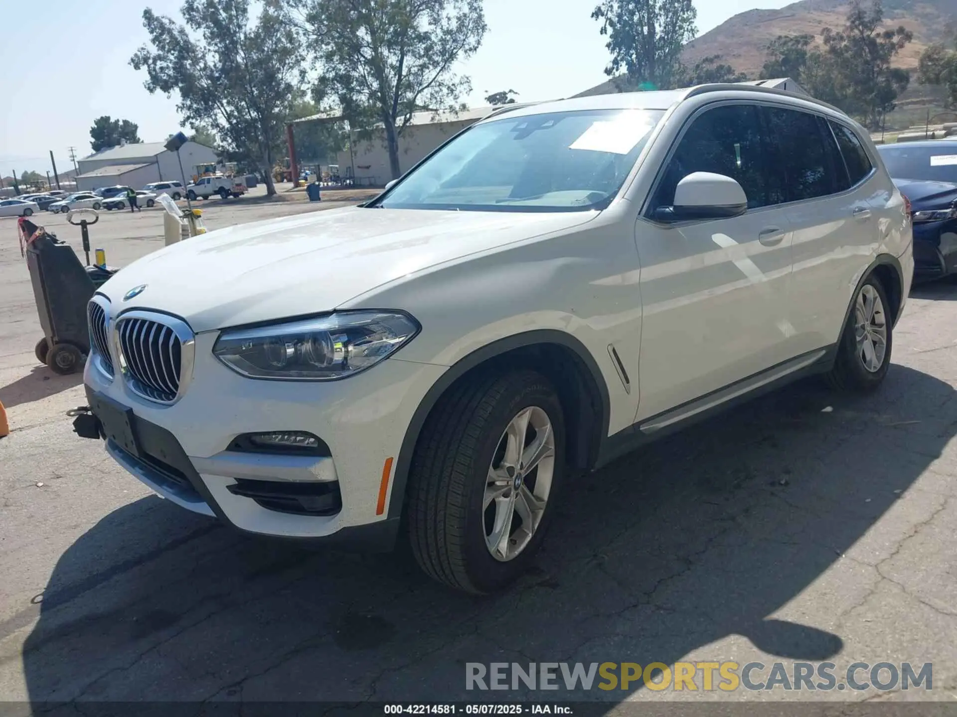 2 Photograph of a damaged car 5UXTY3C00M9D91818 BMW X3 2021