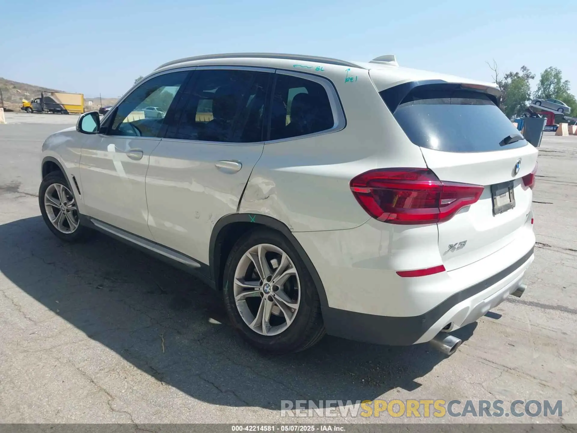 3 Photograph of a damaged car 5UXTY3C00M9D91818 BMW X3 2021