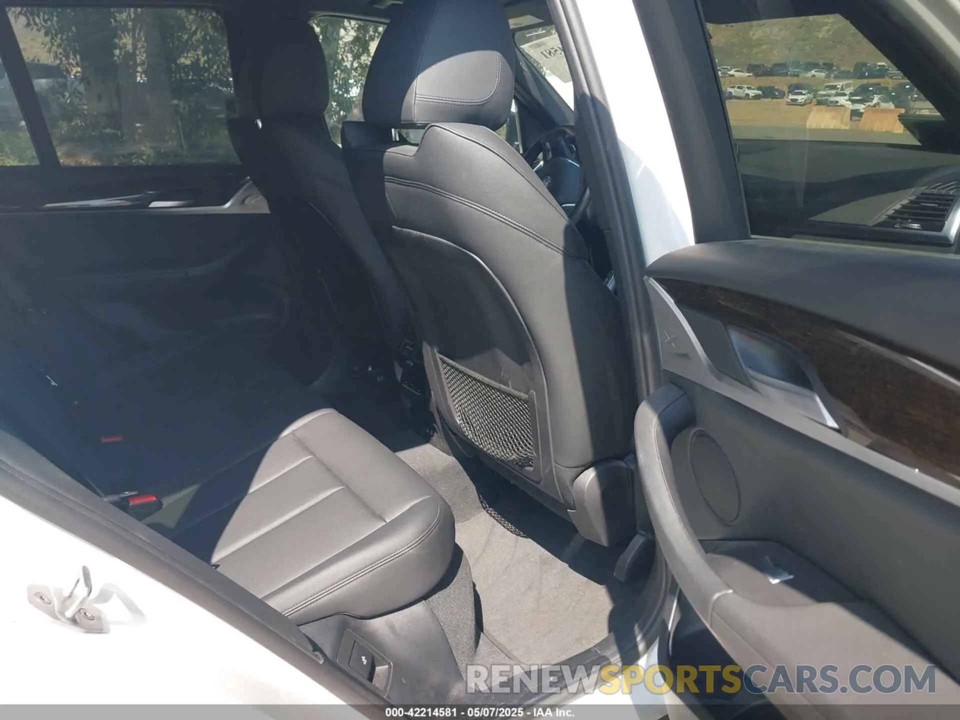 8 Photograph of a damaged car 5UXTY3C00M9D91818 BMW X3 2021