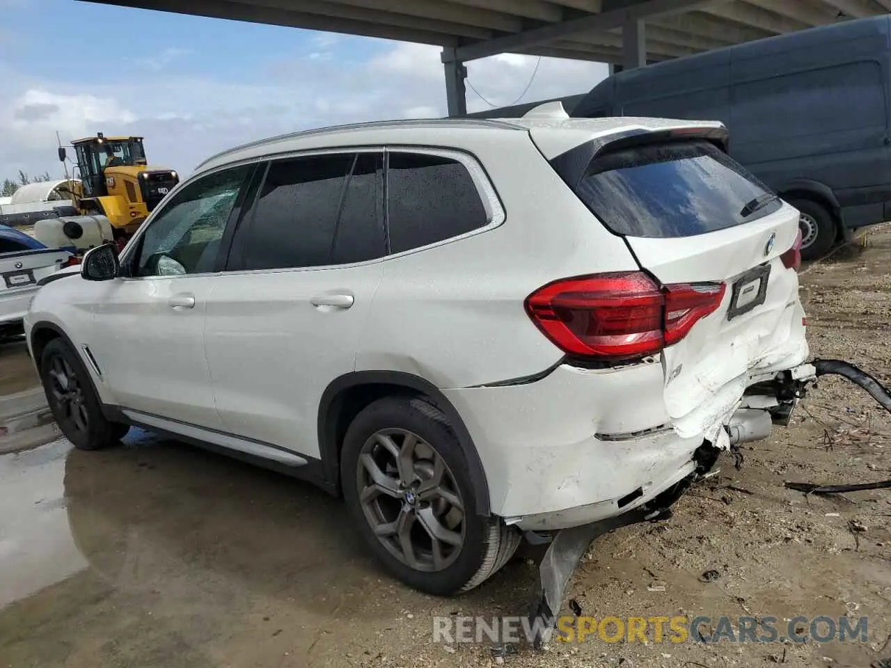 2 Photograph of a damaged car 5UXTY3C00M9E74746 BMW X3 2021