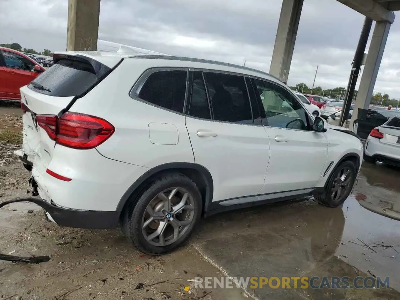 3 Photograph of a damaged car 5UXTY3C00M9E74746 BMW X3 2021