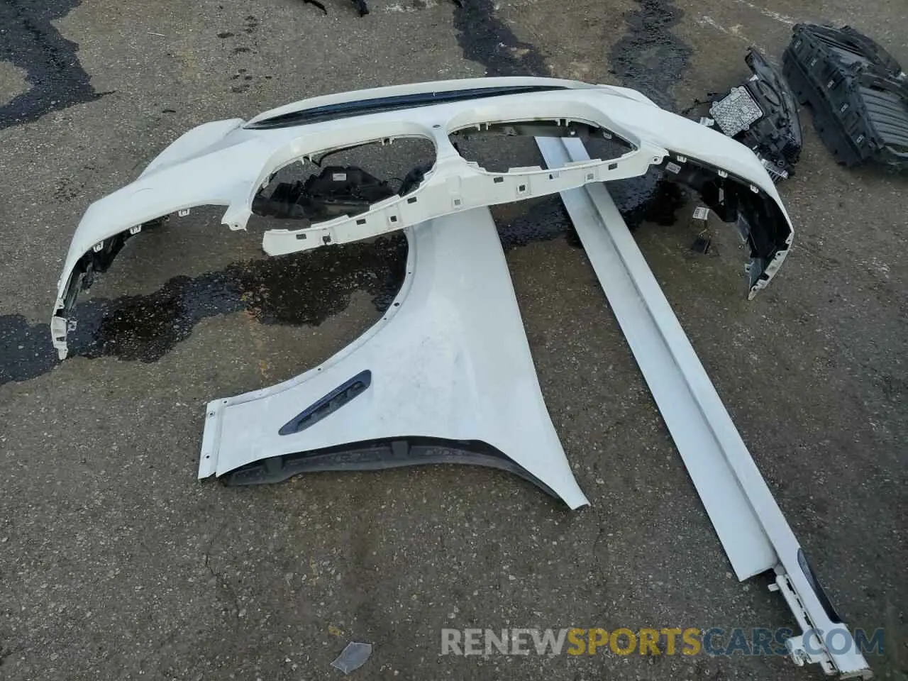 13 Photograph of a damaged car 5UXTY3C00M9F53978 BMW X3 2021