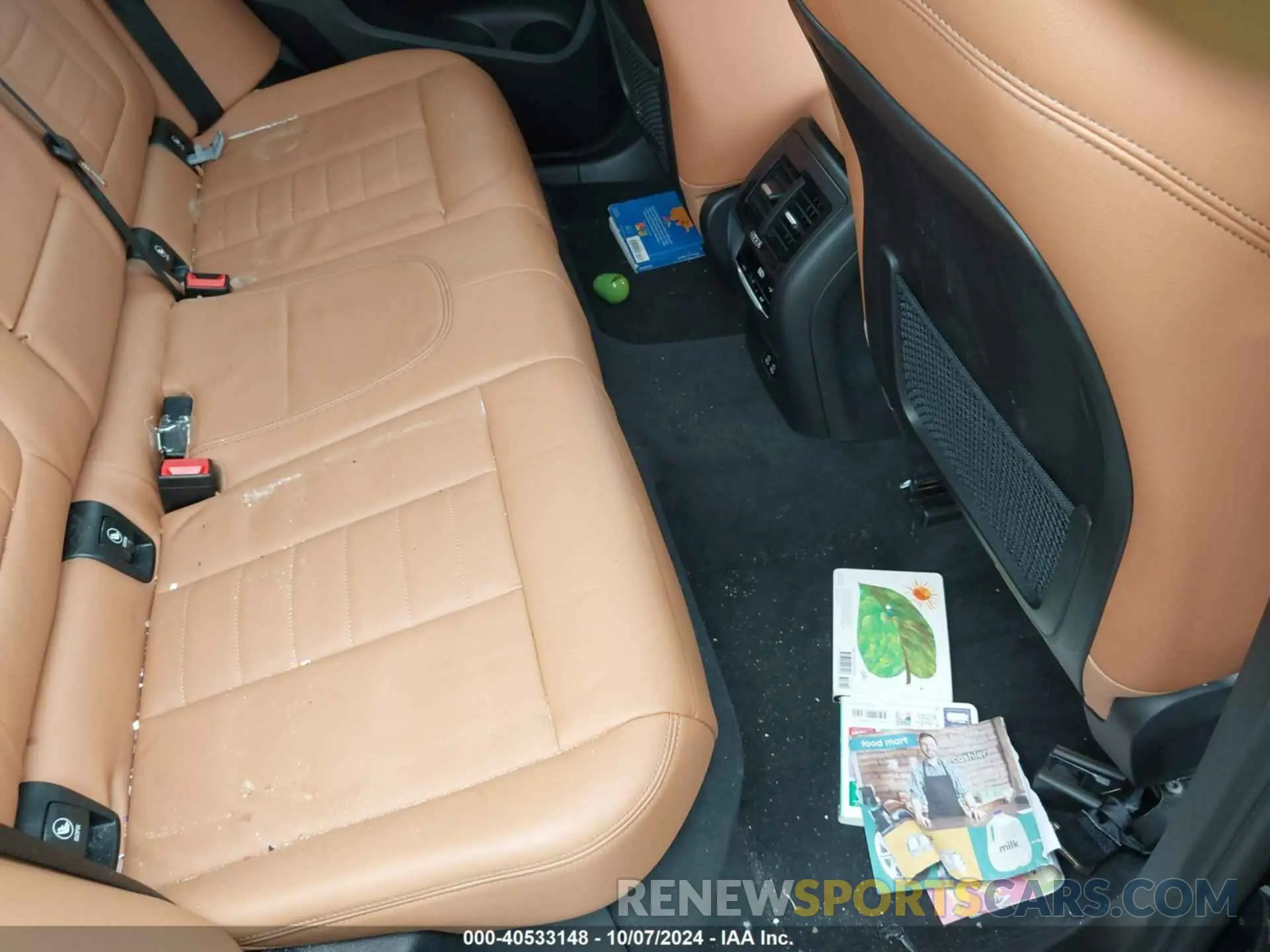 8 Photograph of a damaged car 5UXTY3C00M9F82672 BMW X3 2021