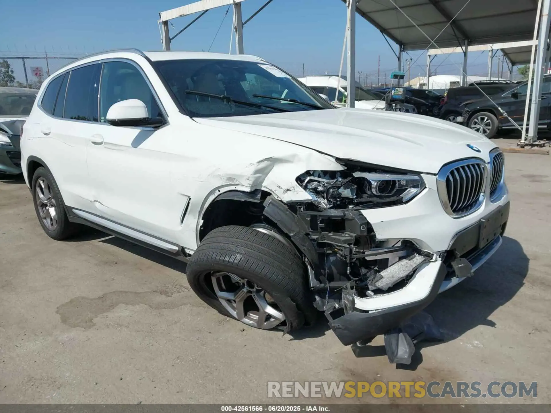 1 Photograph of a damaged car 5UXTY3C00M9G50081 BMW X3 2021
