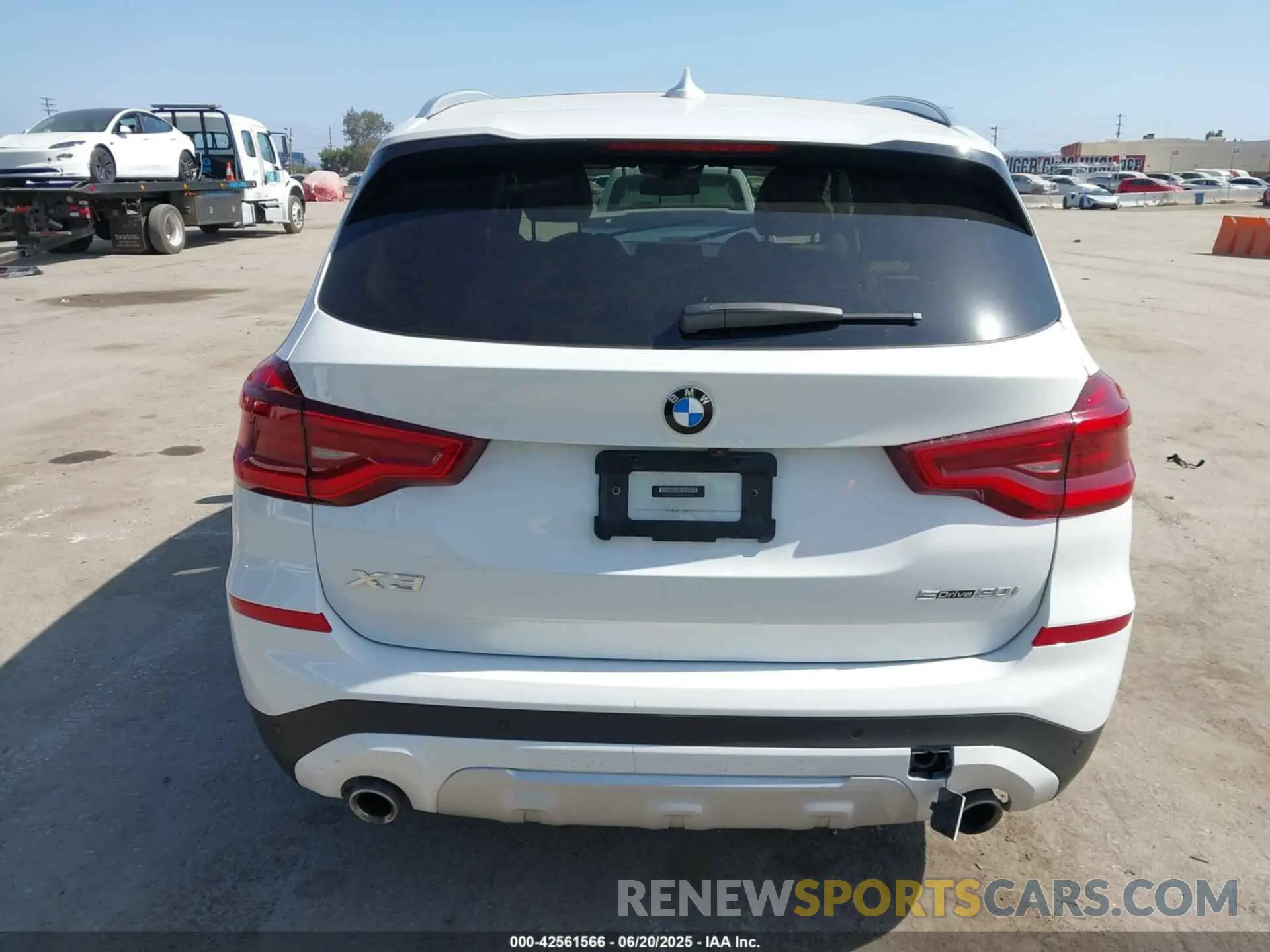 16 Photograph of a damaged car 5UXTY3C00M9G50081 BMW X3 2021