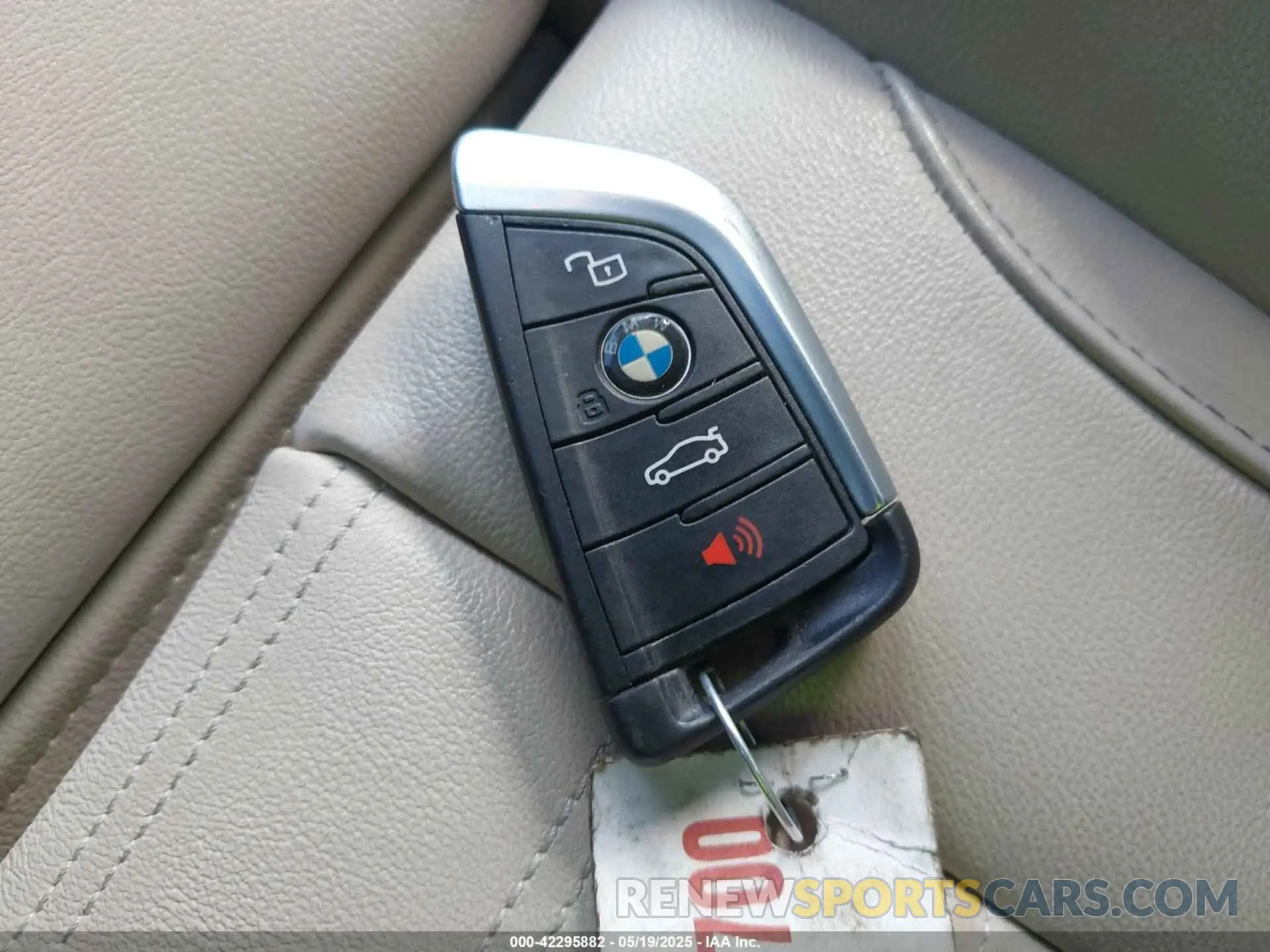 11 Photograph of a damaged car 5UXTY3C00M9G70296 BMW X3 2021