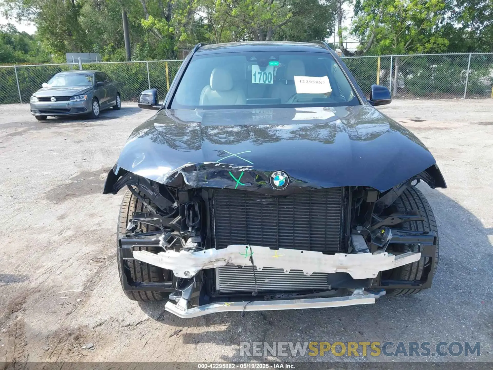 13 Photograph of a damaged car 5UXTY3C00M9G70296 BMW X3 2021