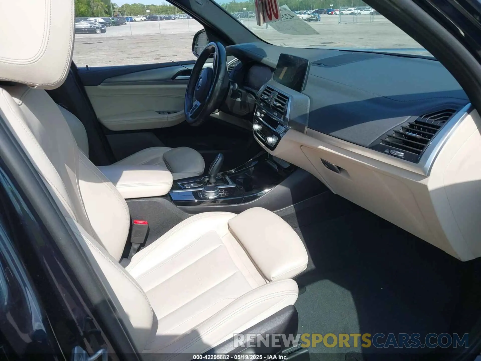 5 Photograph of a damaged car 5UXTY3C00M9G70296 BMW X3 2021