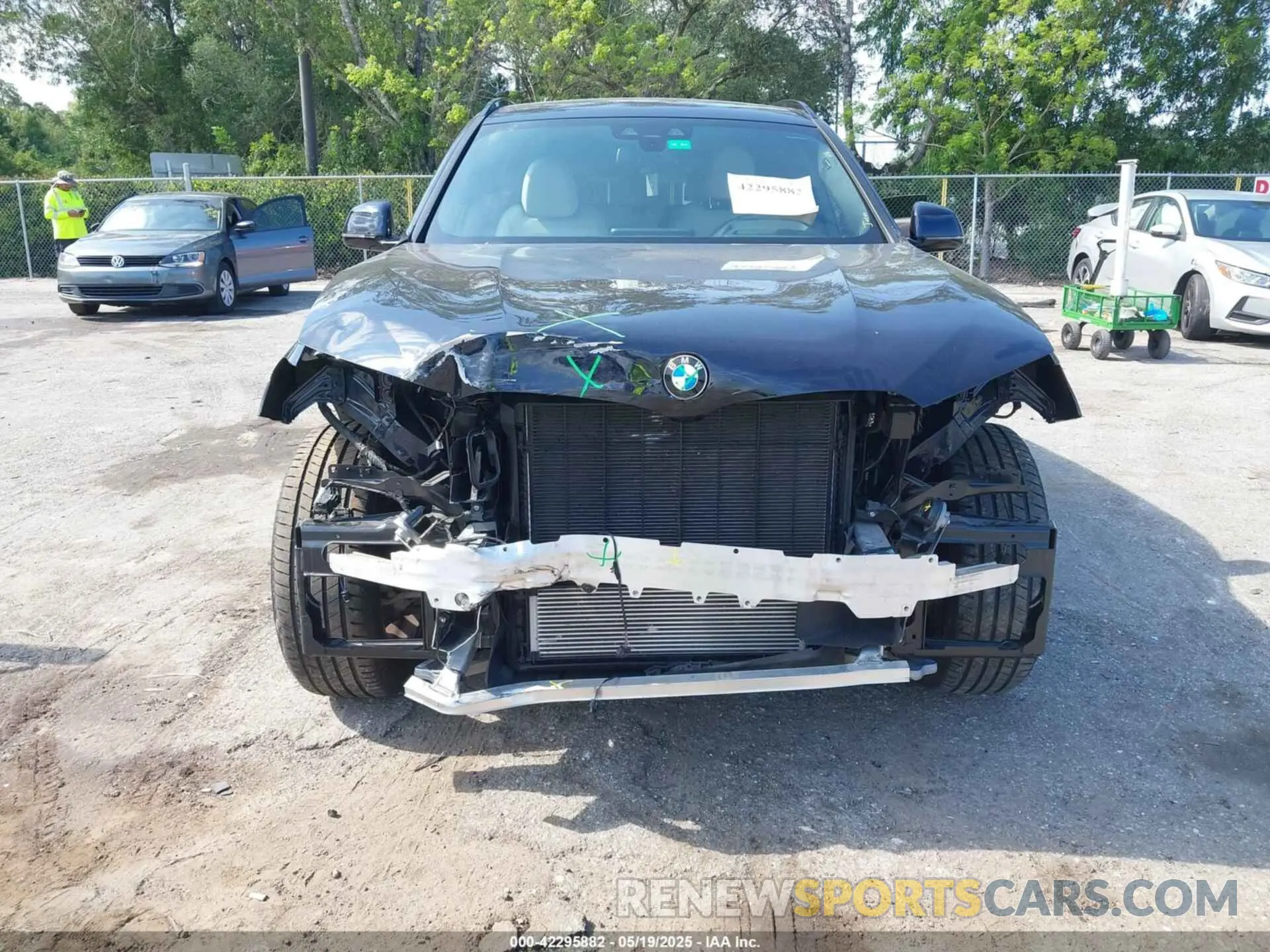6 Photograph of a damaged car 5UXTY3C00M9G70296 BMW X3 2021