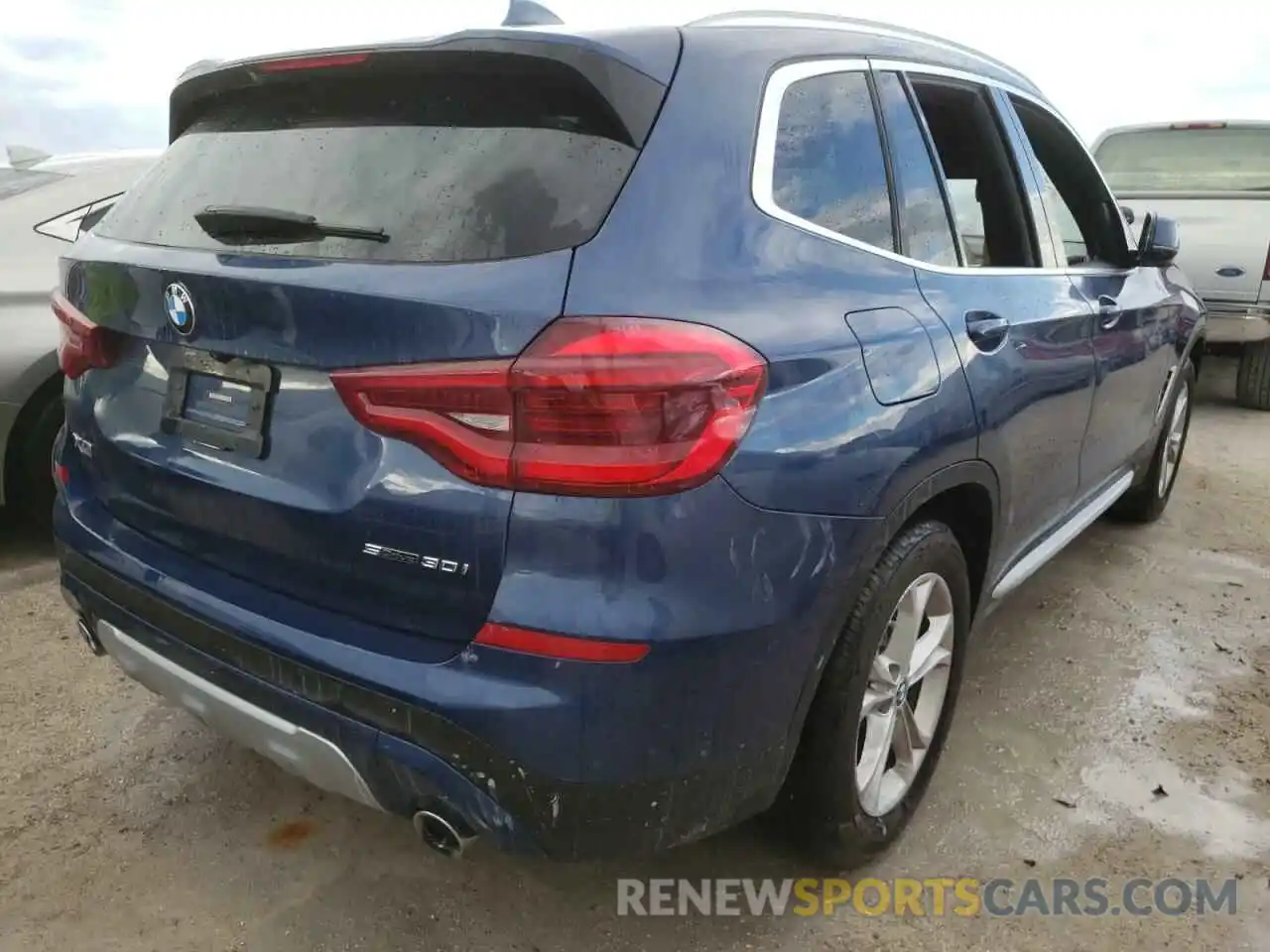 4 Photograph of a damaged car 5UXTY3C00M9H49211 BMW X3 2021