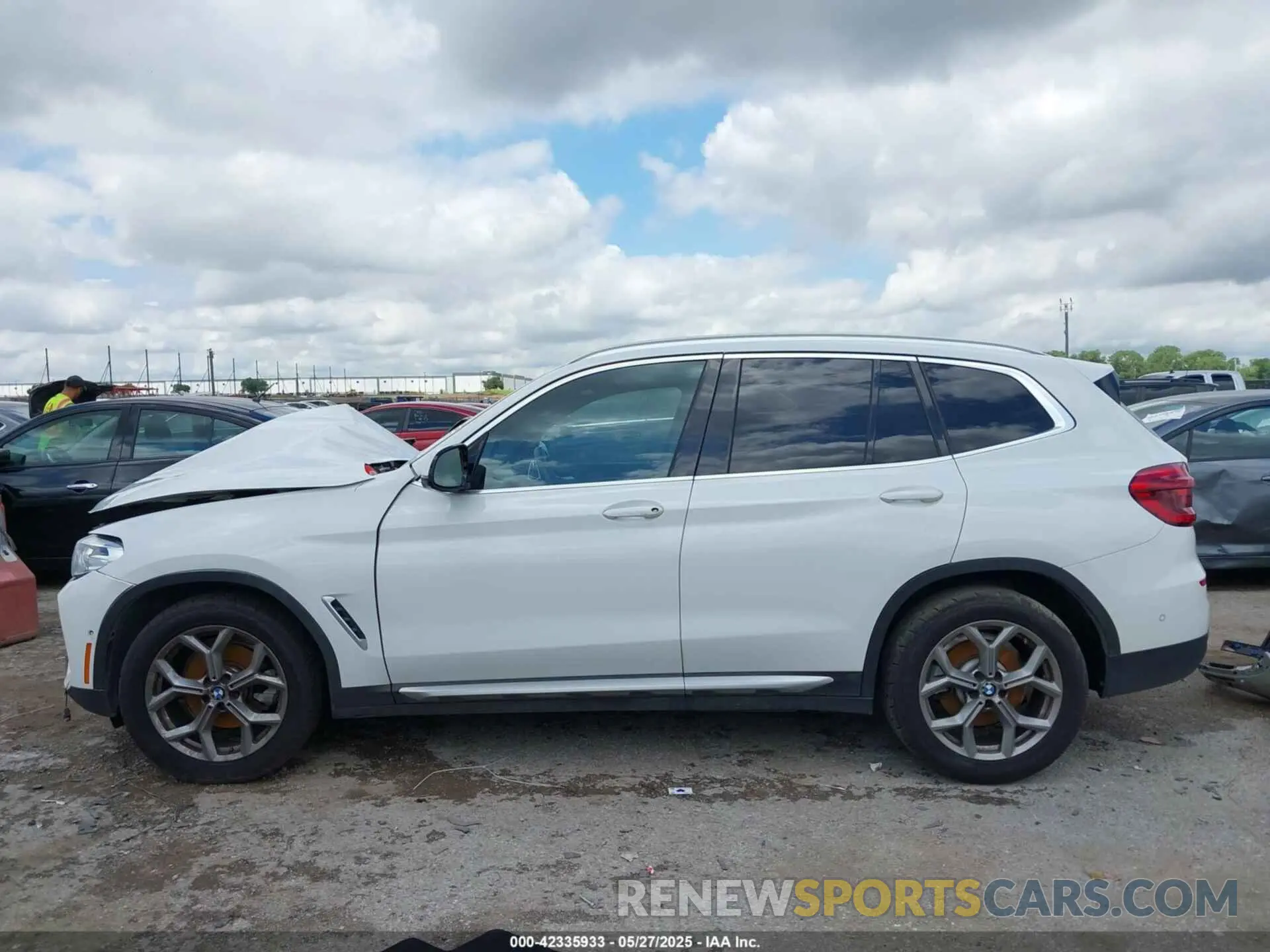 15 Photograph of a damaged car 5UXTY3C00M9H61004 BMW X3 2021