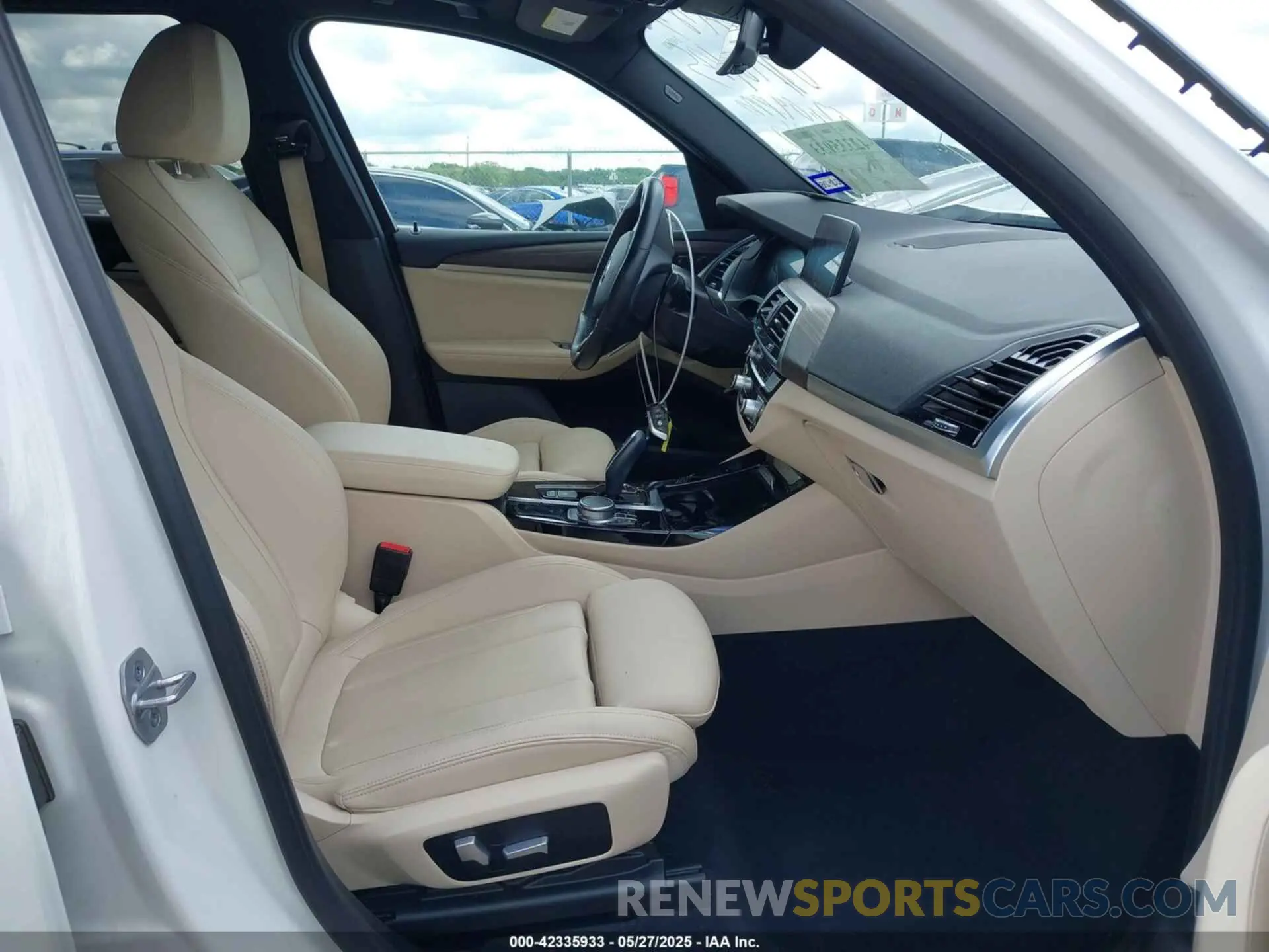 5 Photograph of a damaged car 5UXTY3C00M9H61004 BMW X3 2021