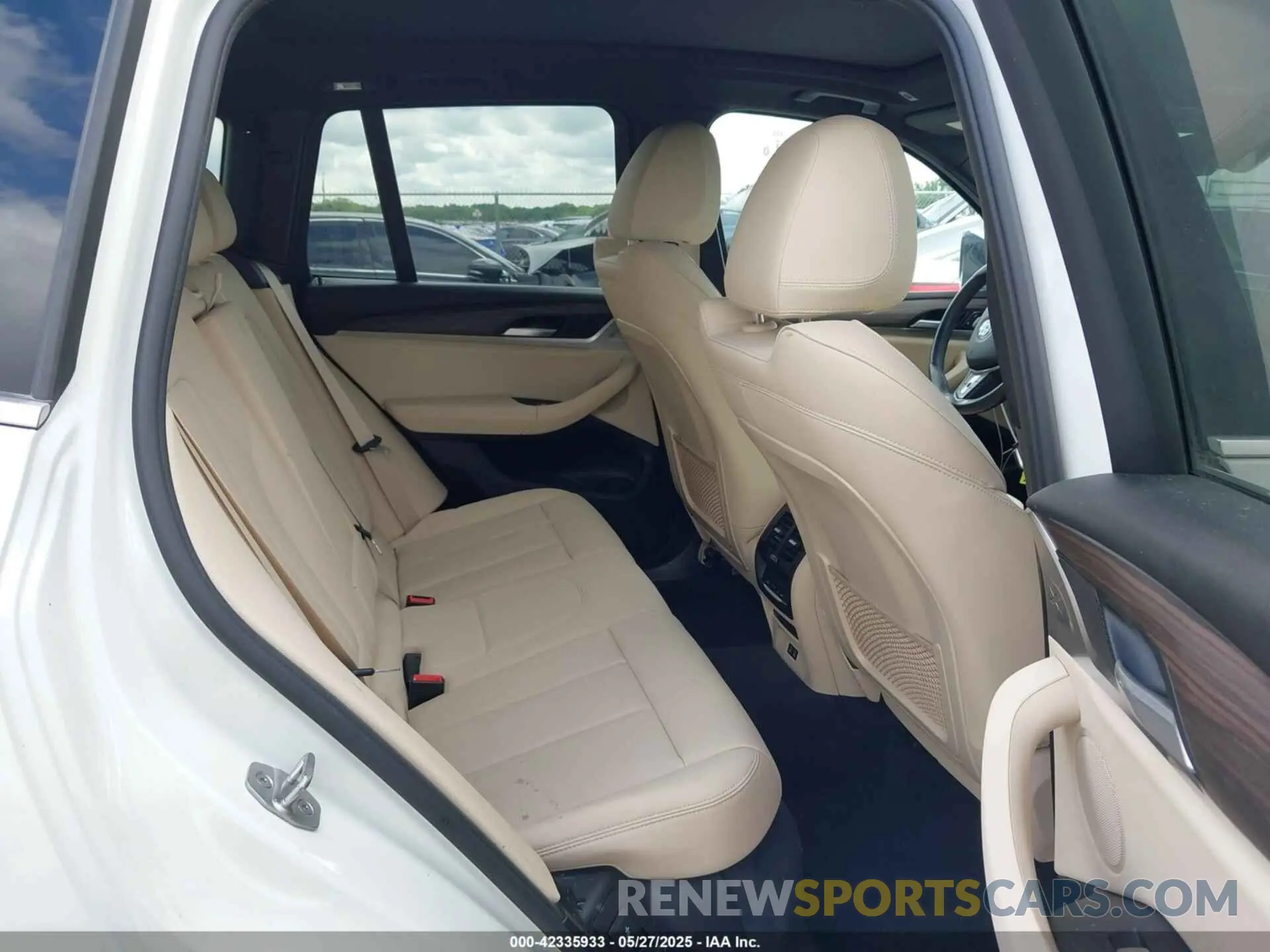8 Photograph of a damaged car 5UXTY3C00M9H61004 BMW X3 2021