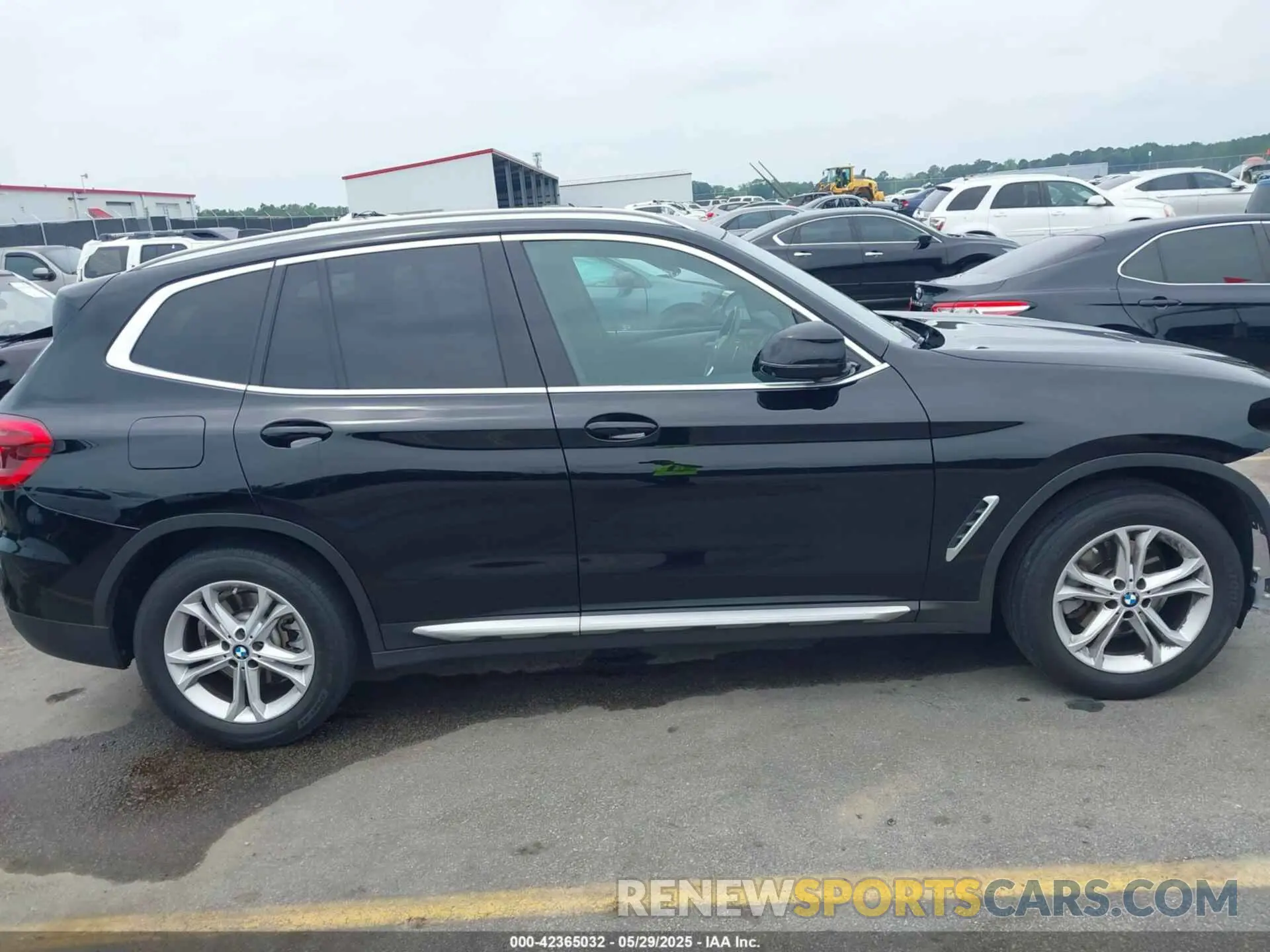 14 Photograph of a damaged car 5UXTY3C01M9E42906 BMW X3 2021