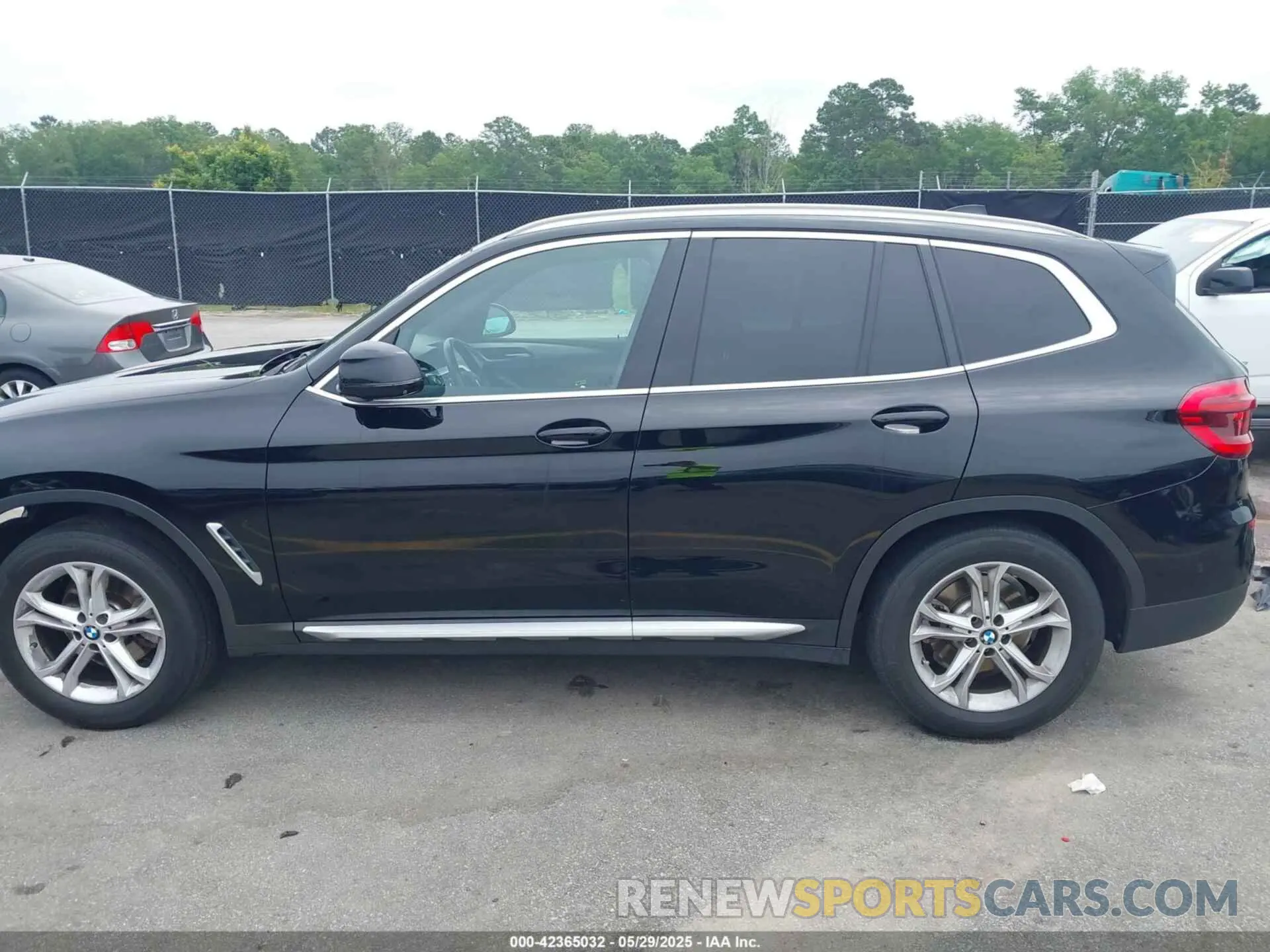 15 Photograph of a damaged car 5UXTY3C01M9E42906 BMW X3 2021