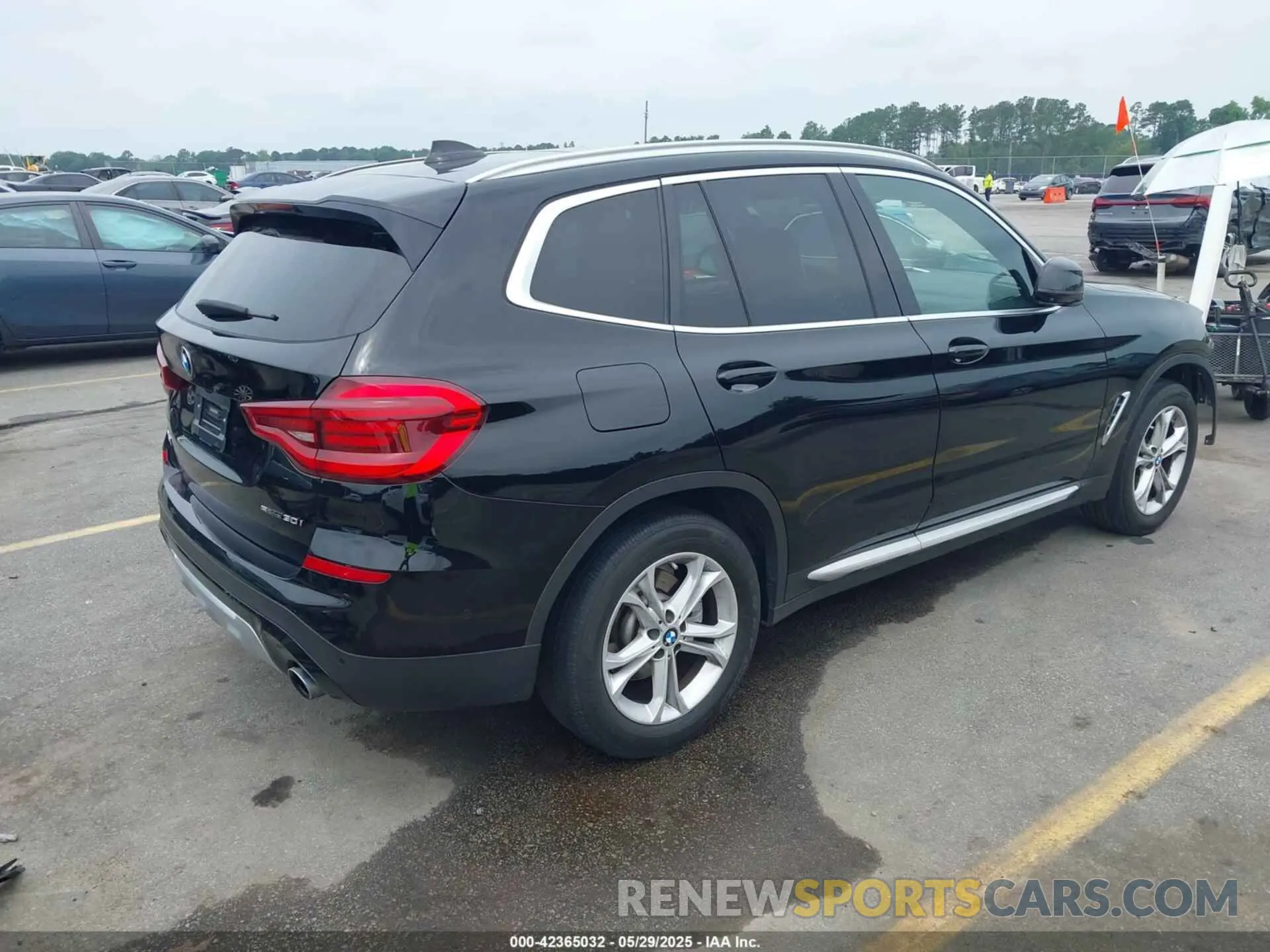 4 Photograph of a damaged car 5UXTY3C01M9E42906 BMW X3 2021