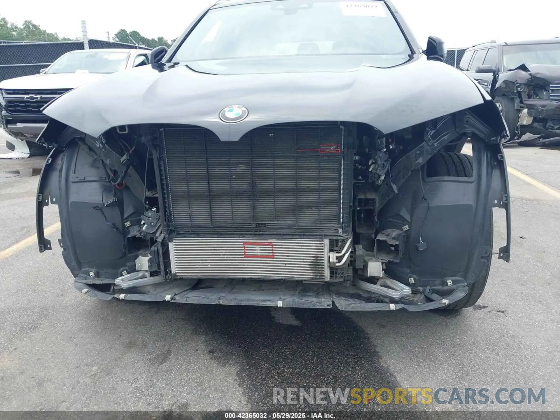 6 Photograph of a damaged car 5UXTY3C01M9E42906 BMW X3 2021