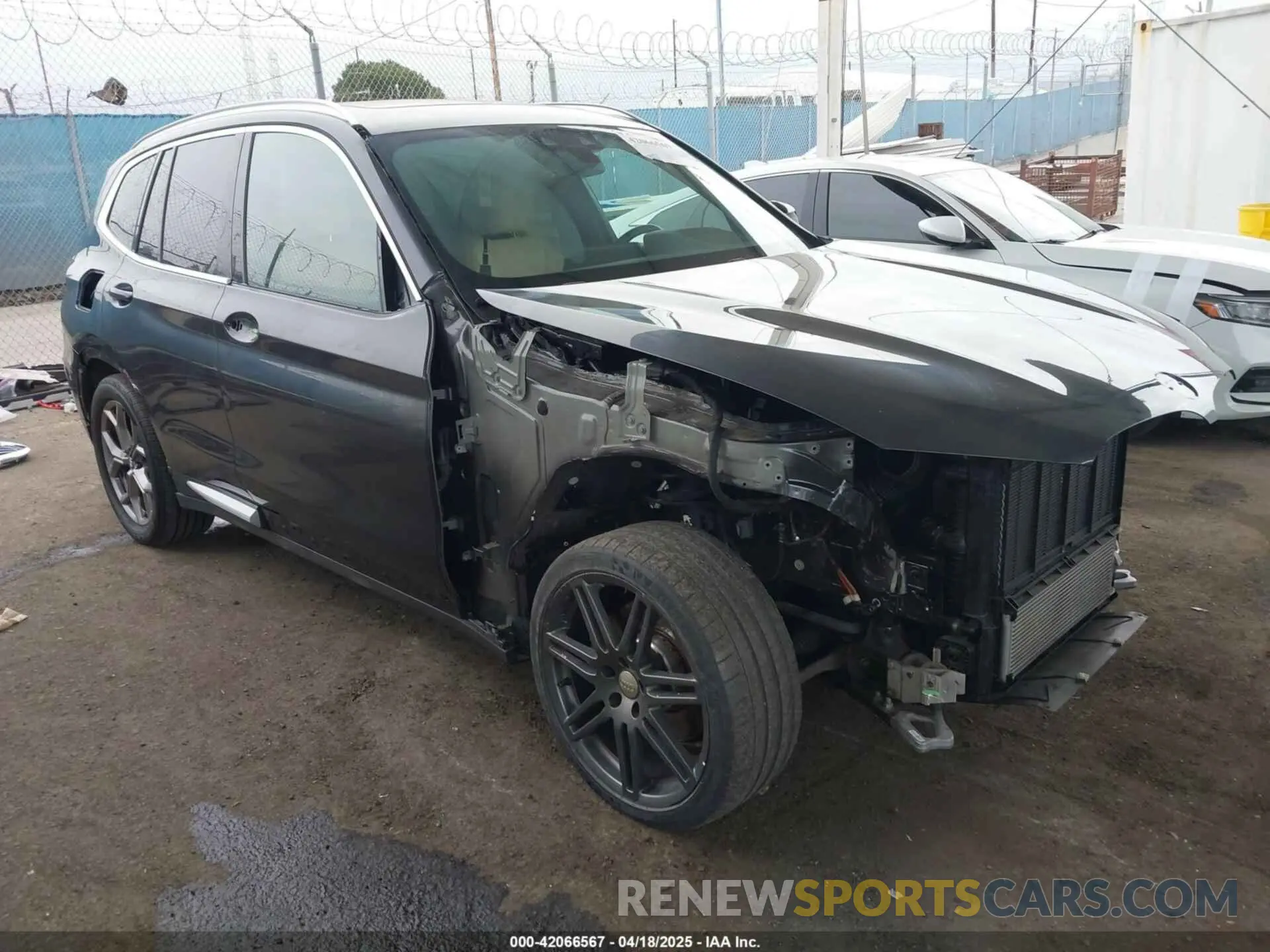 1 Photograph of a damaged car 5UXTY3C01M9E48706 BMW X3 2021