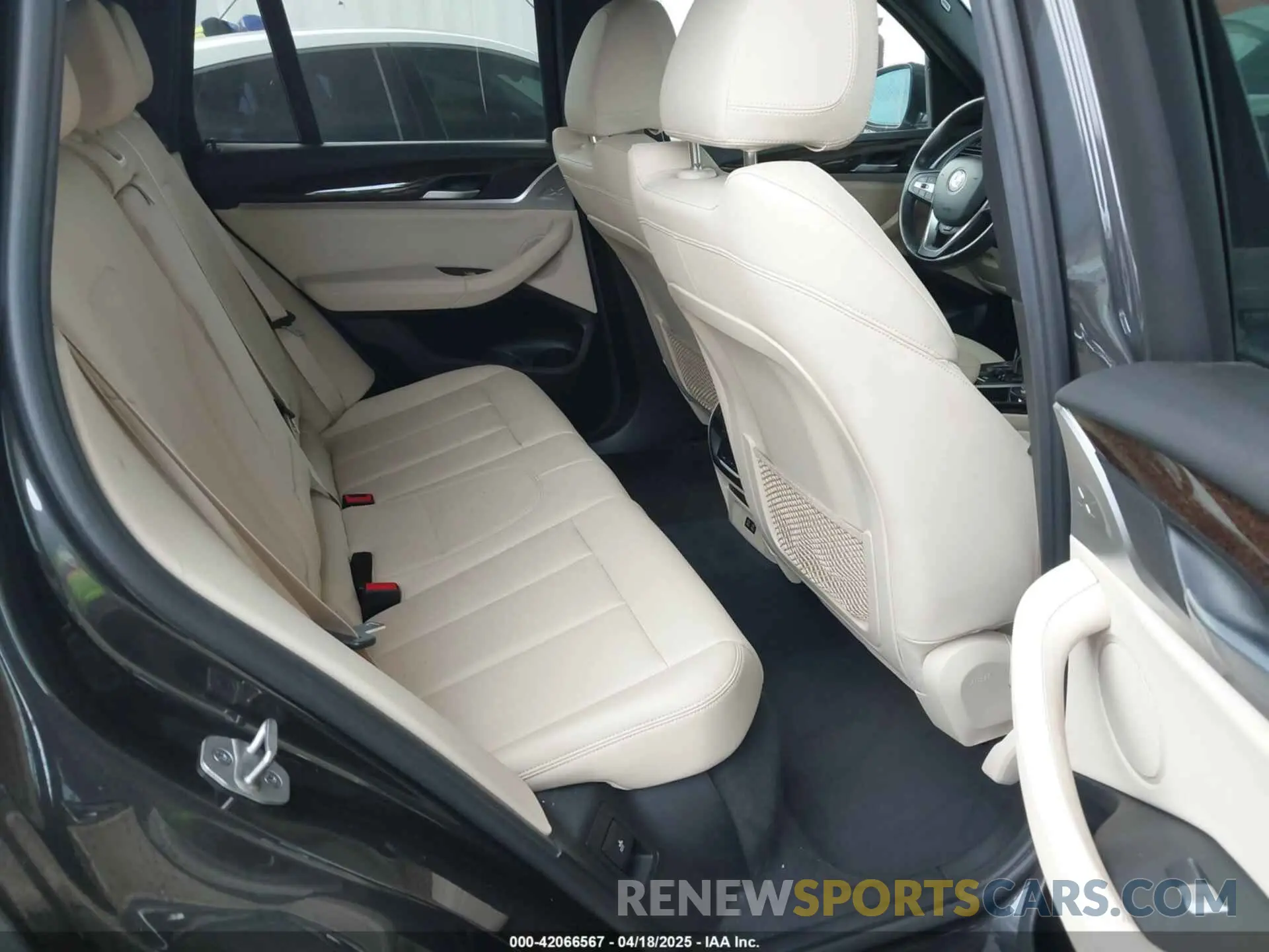 8 Photograph of a damaged car 5UXTY3C01M9E48706 BMW X3 2021