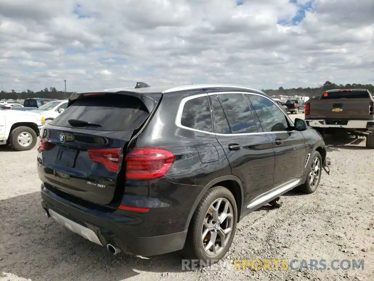 4 Photograph of a damaged car 5UXTY3C01M9F54024 BMW X3 2021