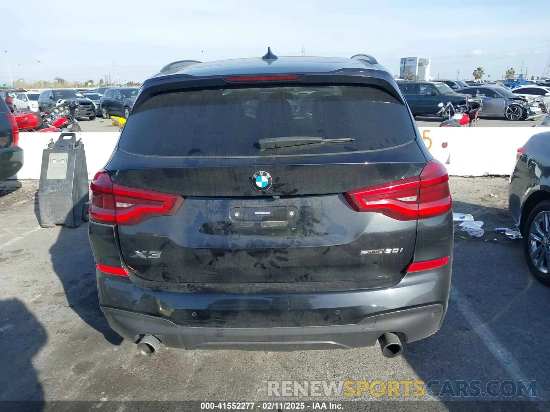 16 Photograph of a damaged car 5UXTY3C01M9F98430 BMW X3 2021