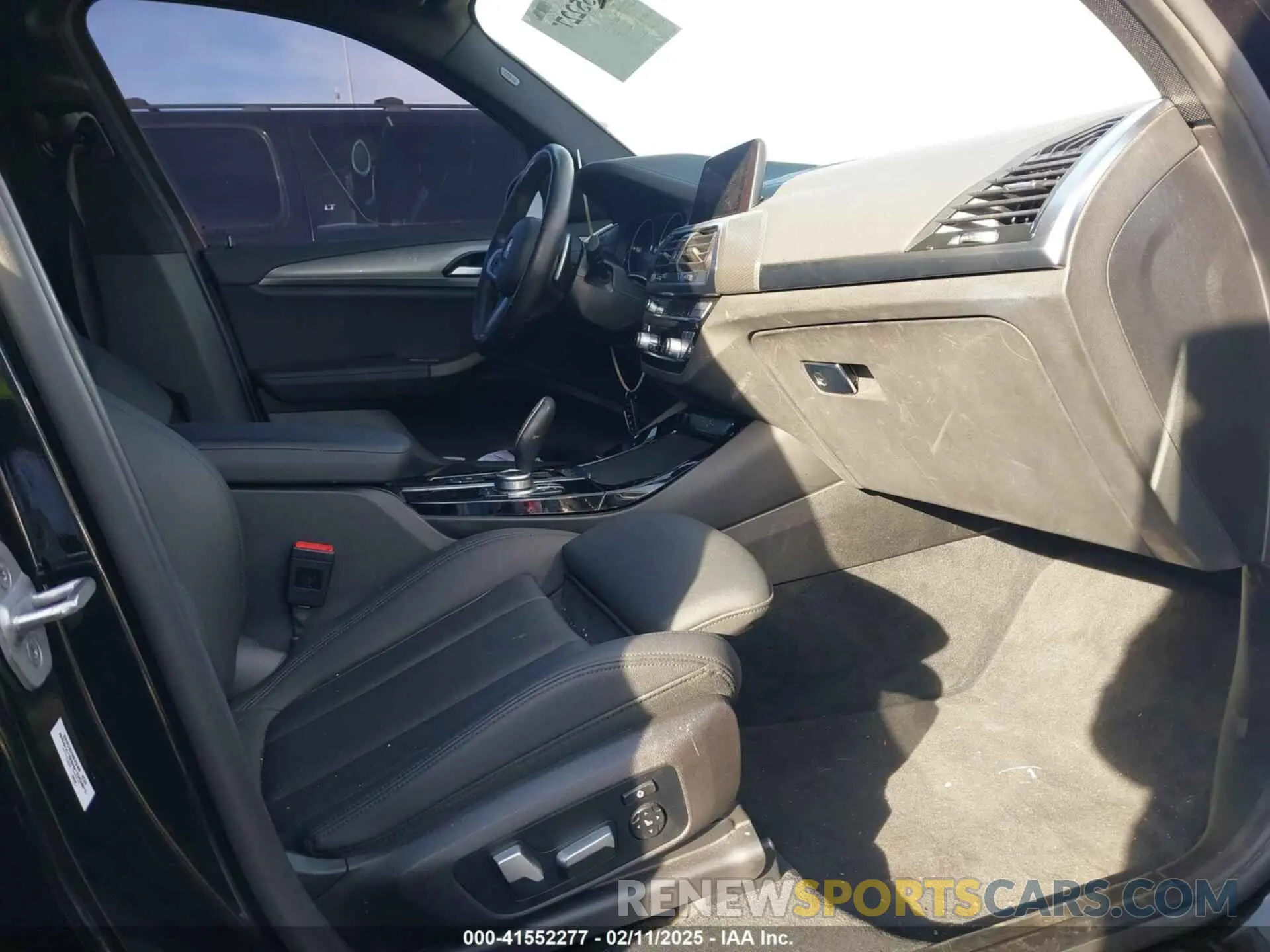 5 Photograph of a damaged car 5UXTY3C01M9F98430 BMW X3 2021