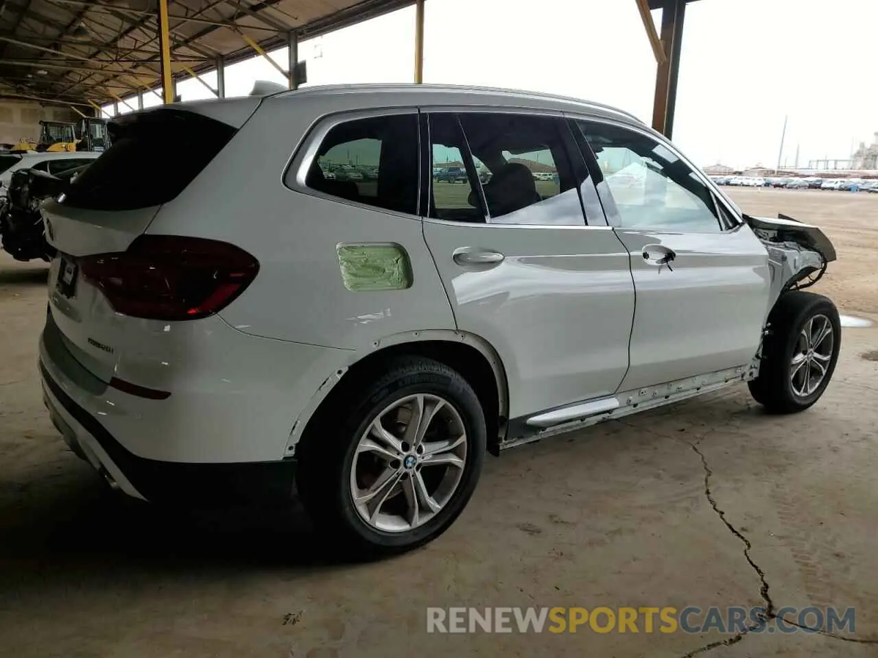 3 Photograph of a damaged car 5UXTY3C01M9H64252 BMW X3 2021