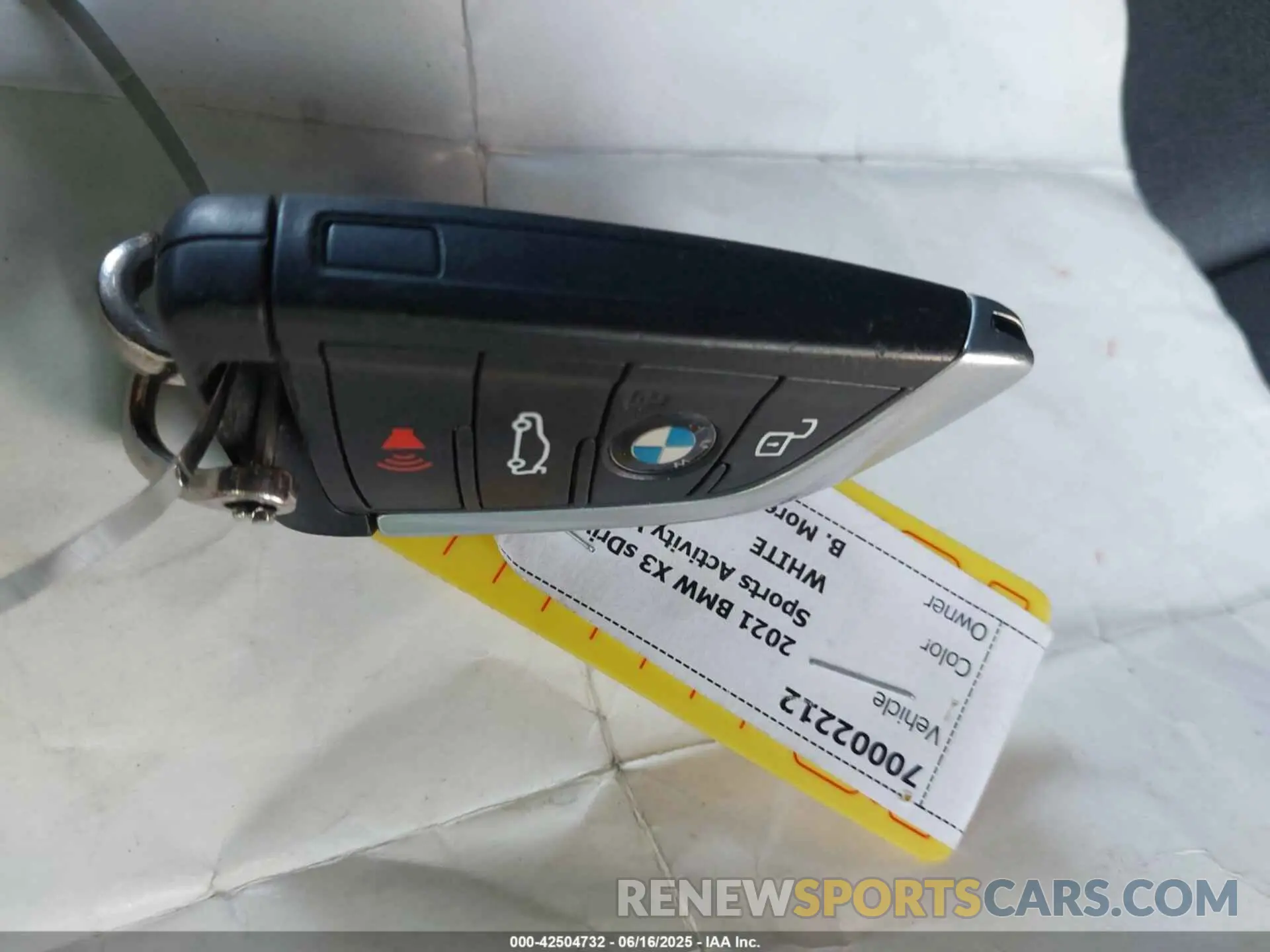 11 Photograph of a damaged car 5UXTY3C02M9E16301 BMW X3 2021