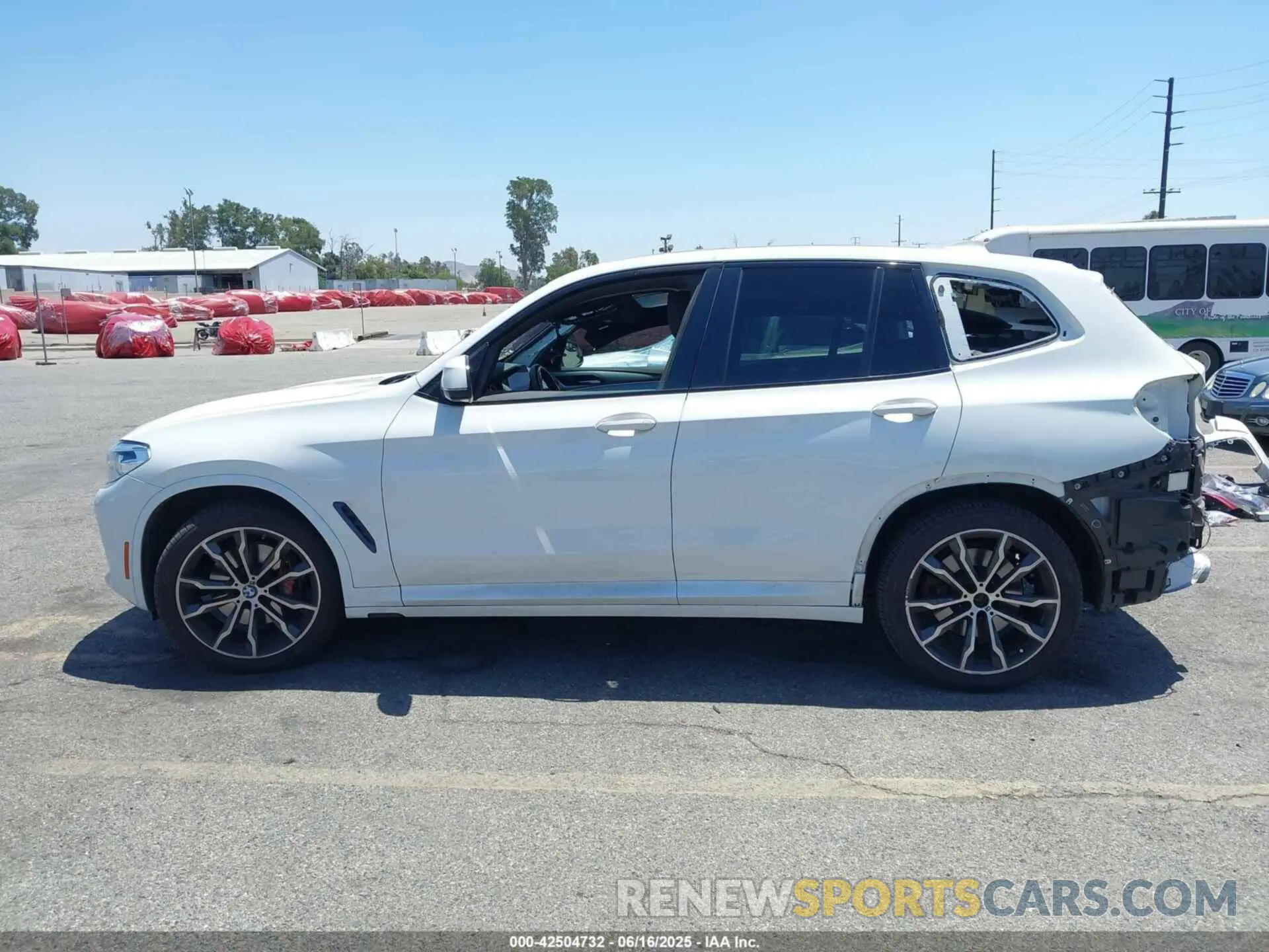 15 Photograph of a damaged car 5UXTY3C02M9E16301 BMW X3 2021
