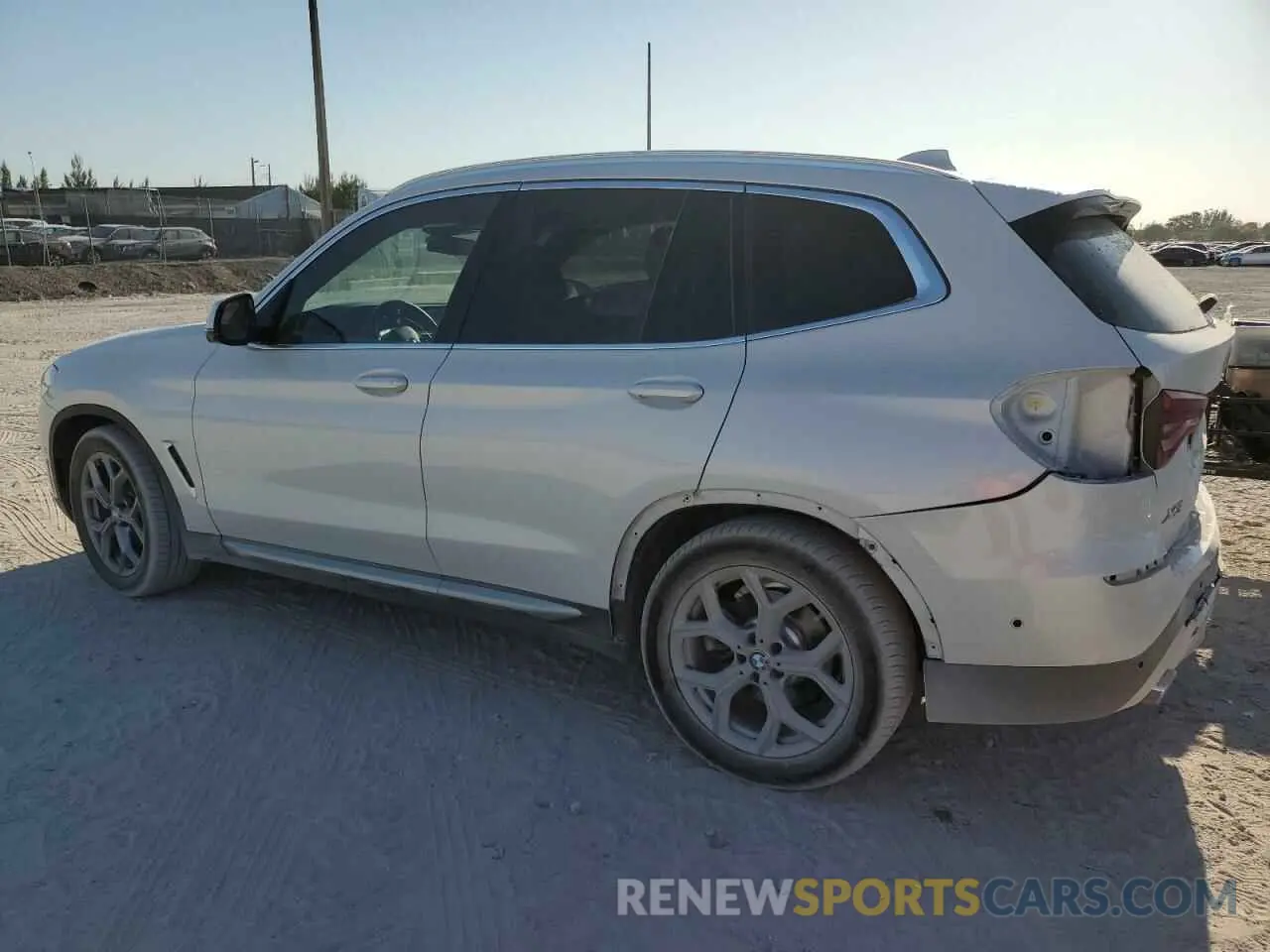2 Photograph of a damaged car 5UXTY3C02M9E58273 BMW X3 2021