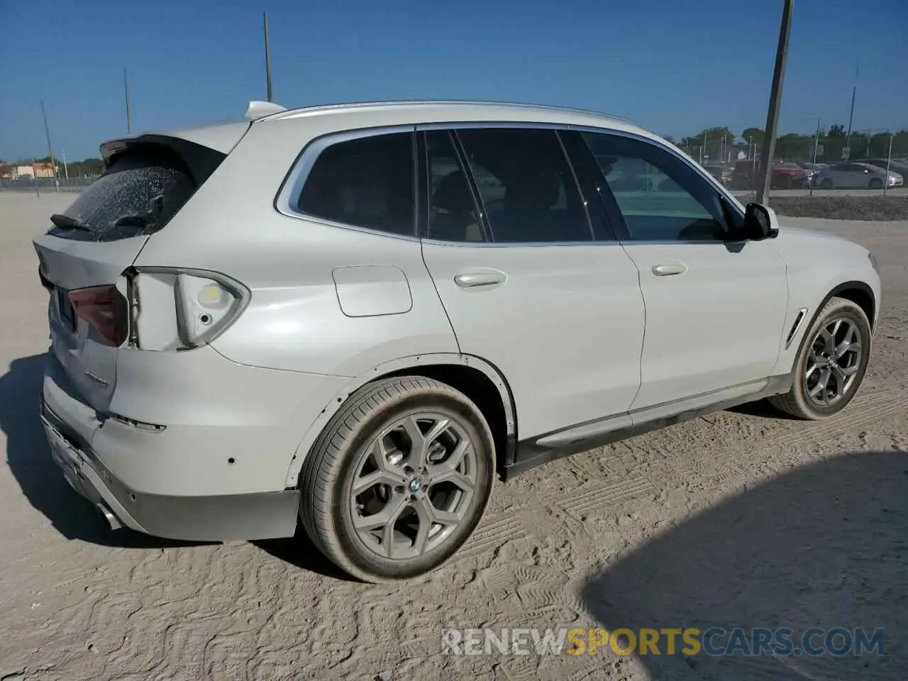 3 Photograph of a damaged car 5UXTY3C02M9E58273 BMW X3 2021