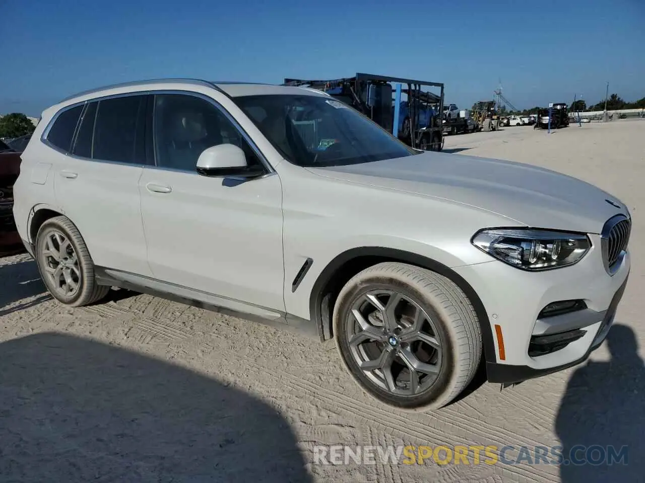 4 Photograph of a damaged car 5UXTY3C02M9E58273 BMW X3 2021