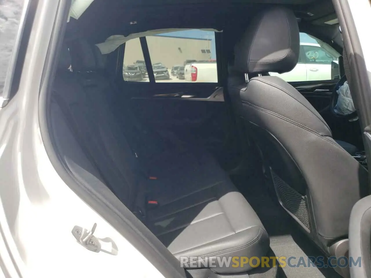 11 Photograph of a damaged car 5UXTY3C02M9E76689 BMW X3 2021