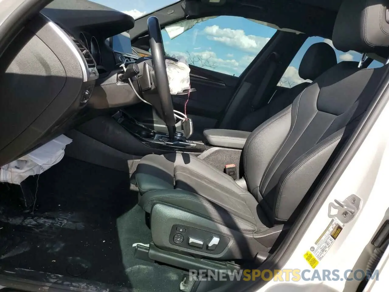 7 Photograph of a damaged car 5UXTY3C02M9E76689 BMW X3 2021