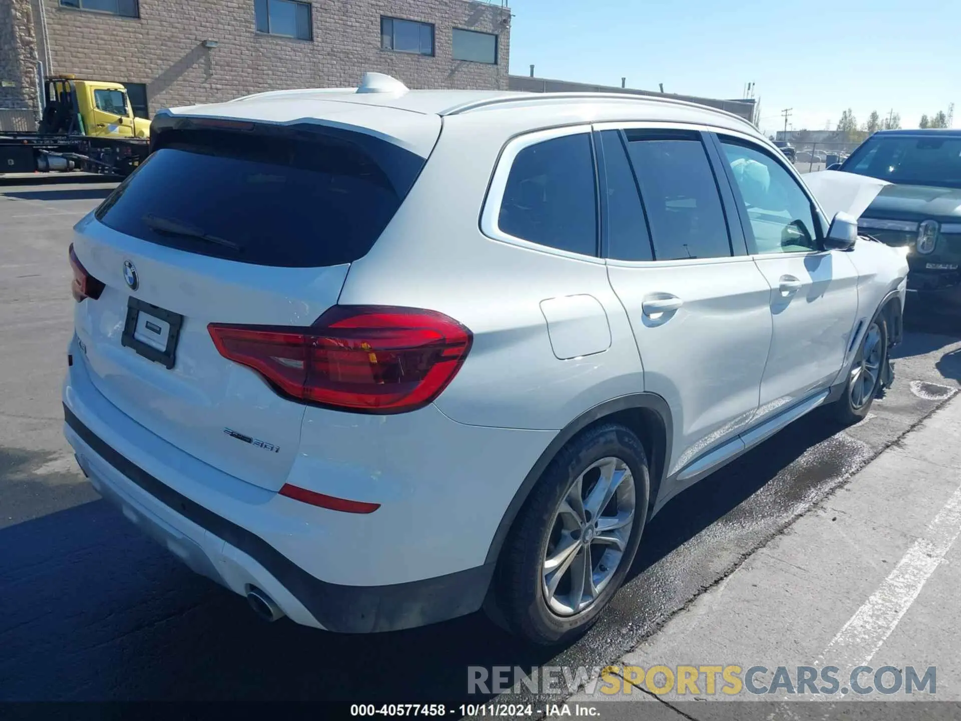 4 Photograph of a damaged car 5UXTY3C02M9F00179 BMW X3 2021